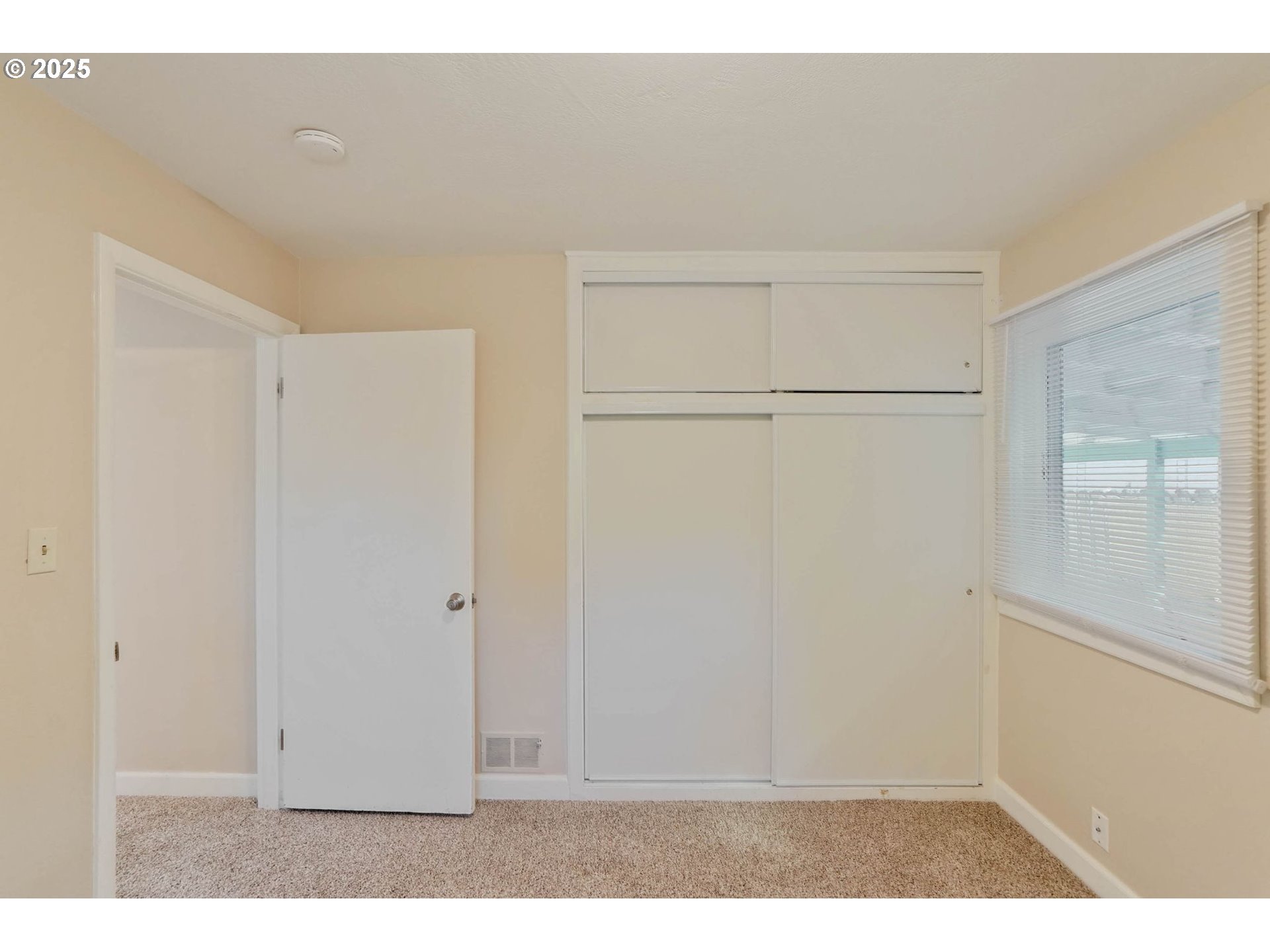 property viewer photo 24