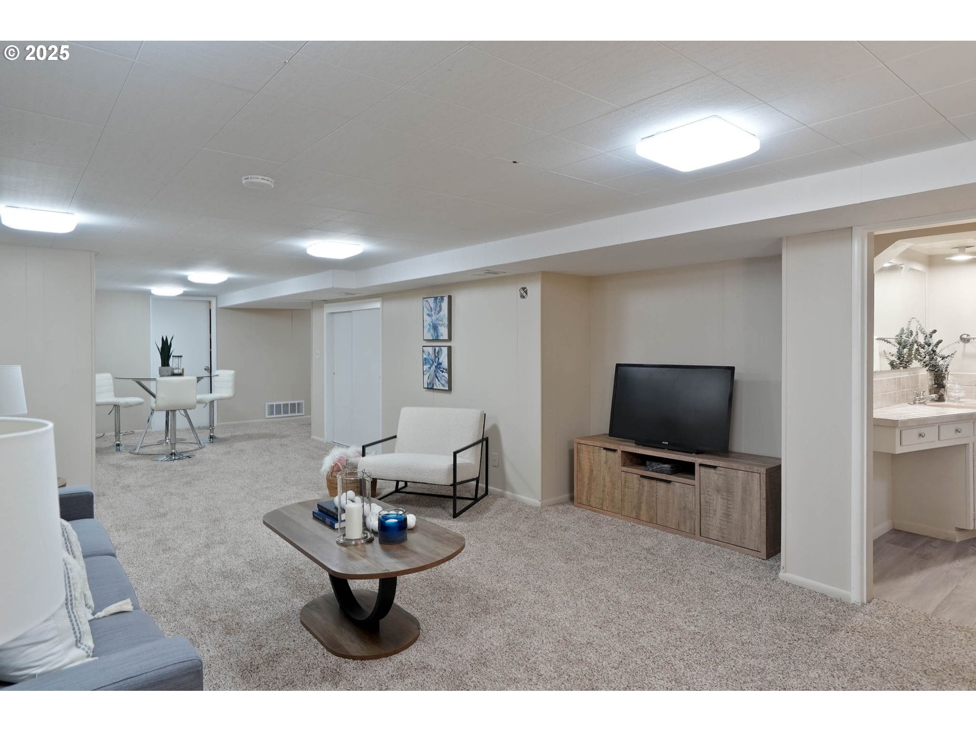 property viewer photo 27