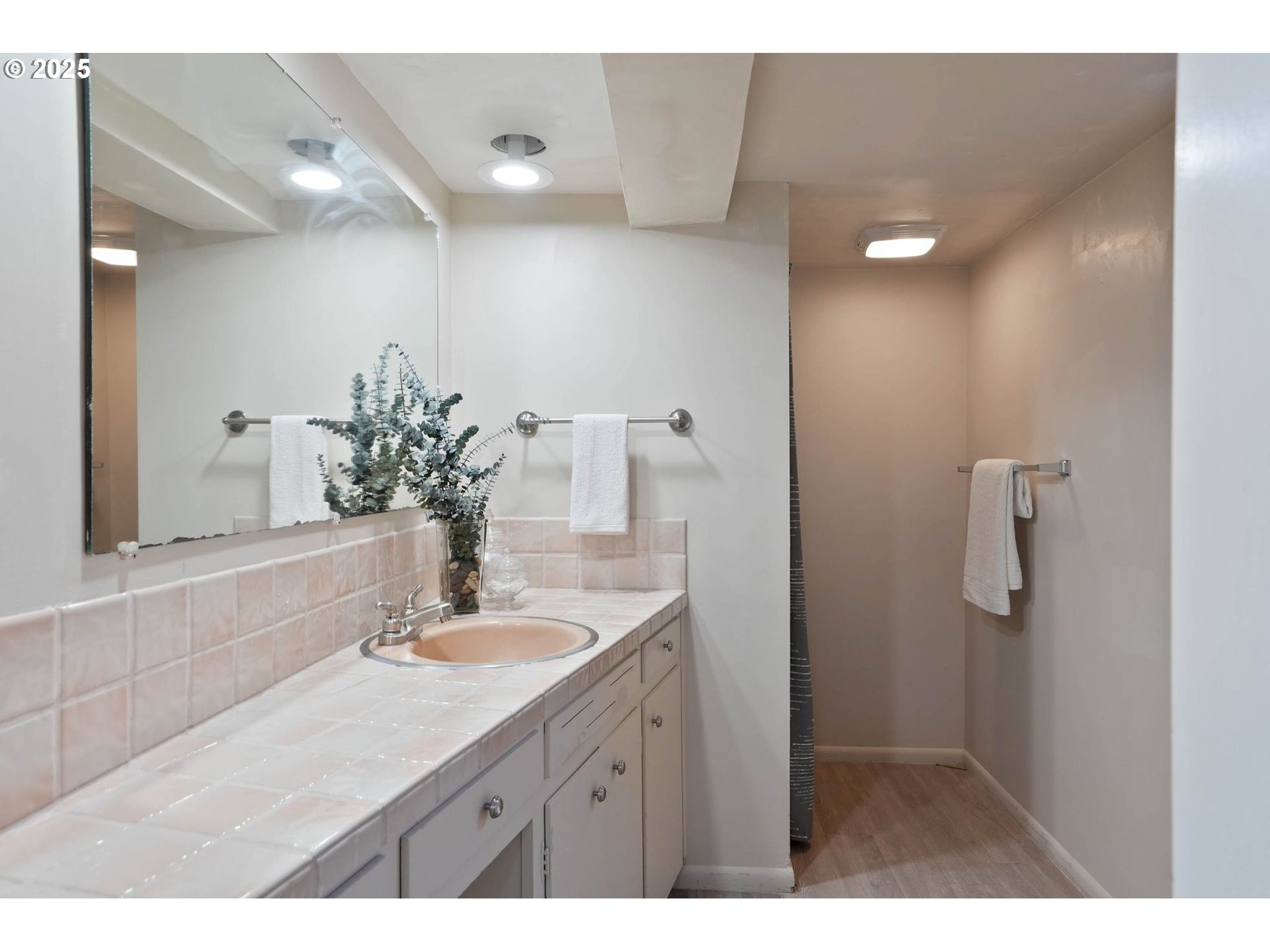property viewer photo 28