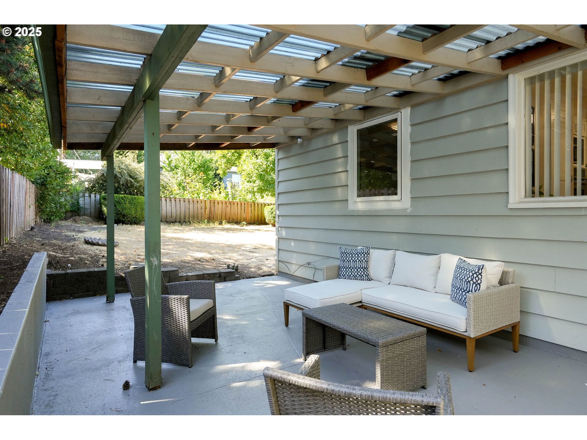 property viewer photo 35