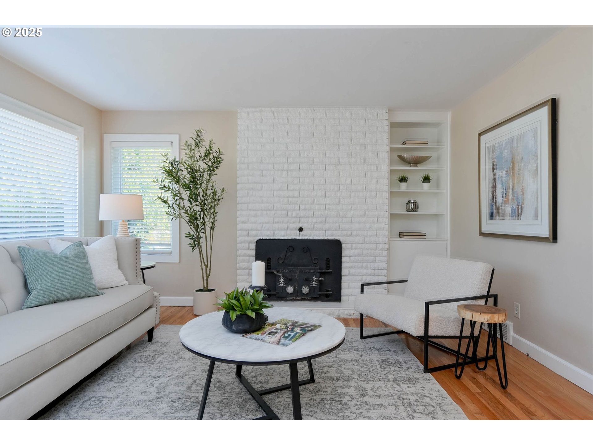 property viewer photo 4