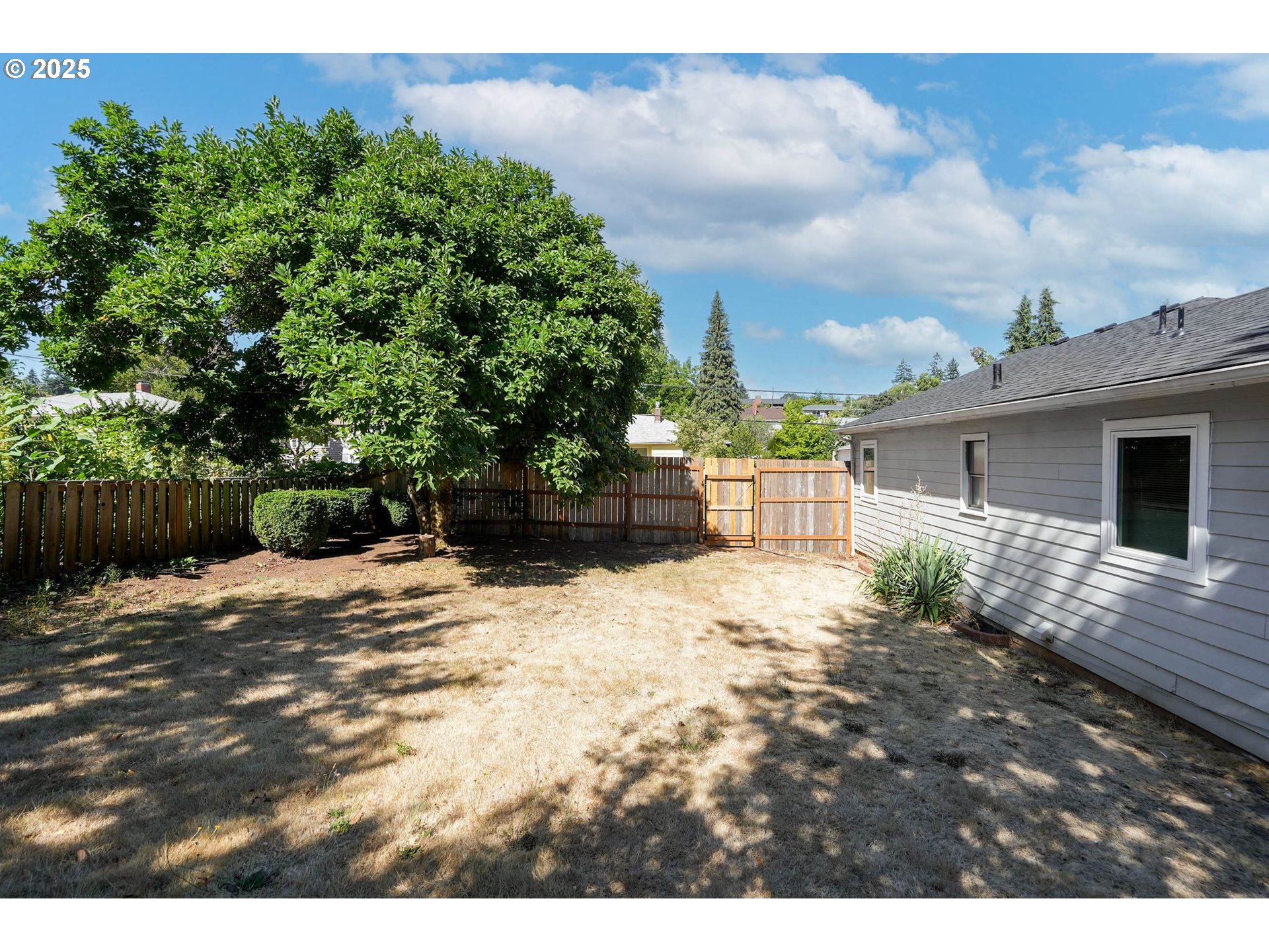 property viewer photo 40