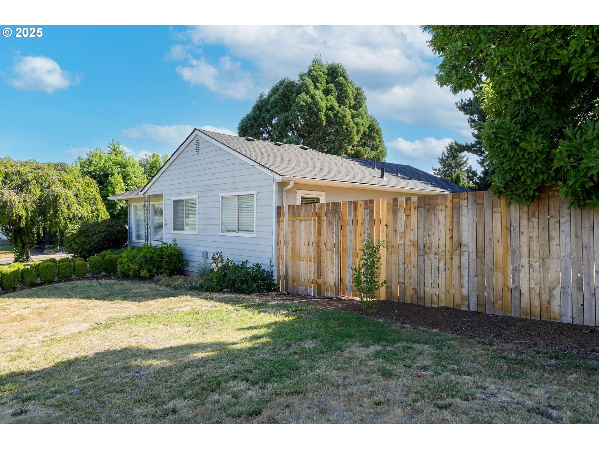 property viewer photo 41