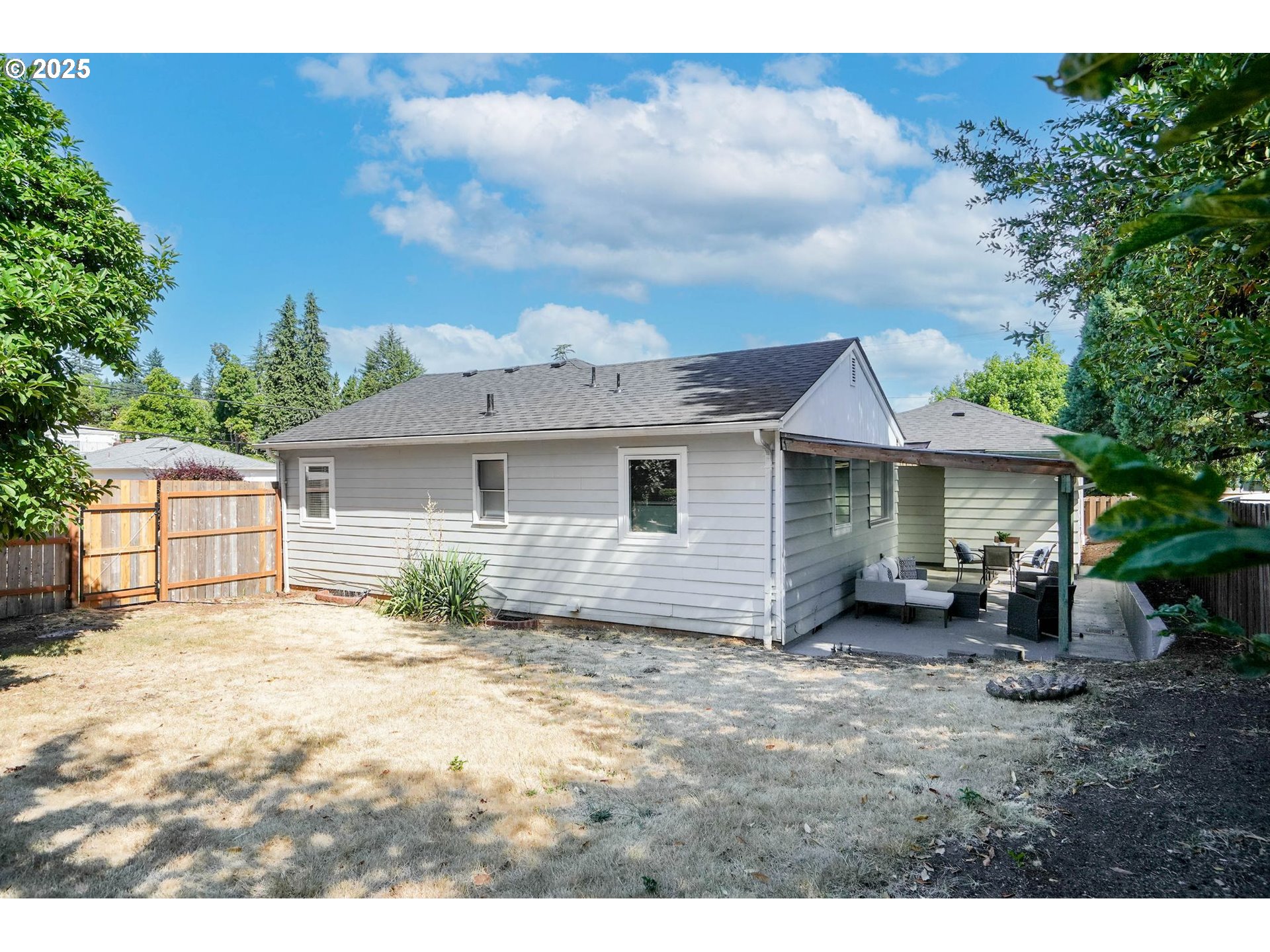 property viewer photo 42
