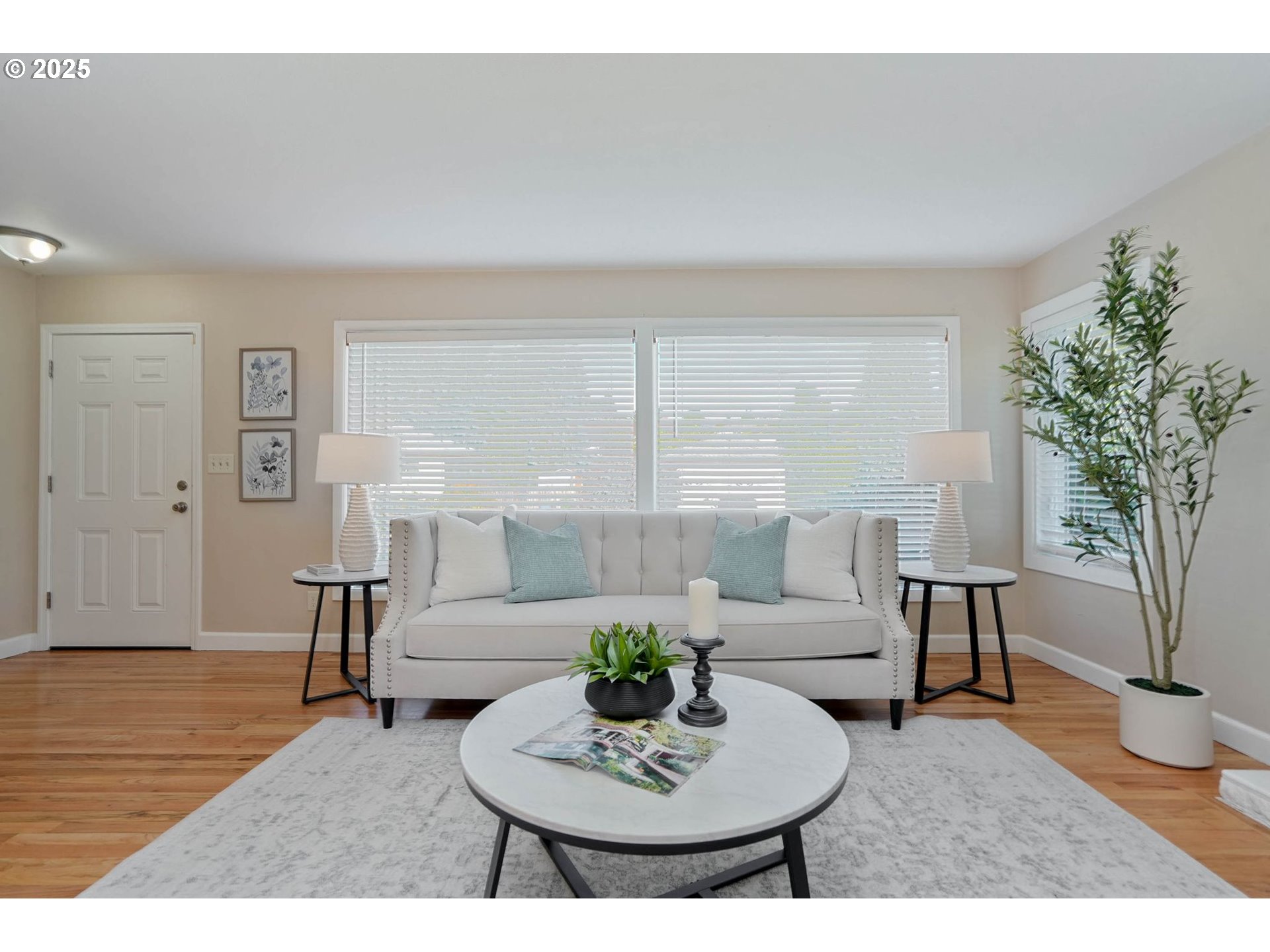 property viewer photo 6