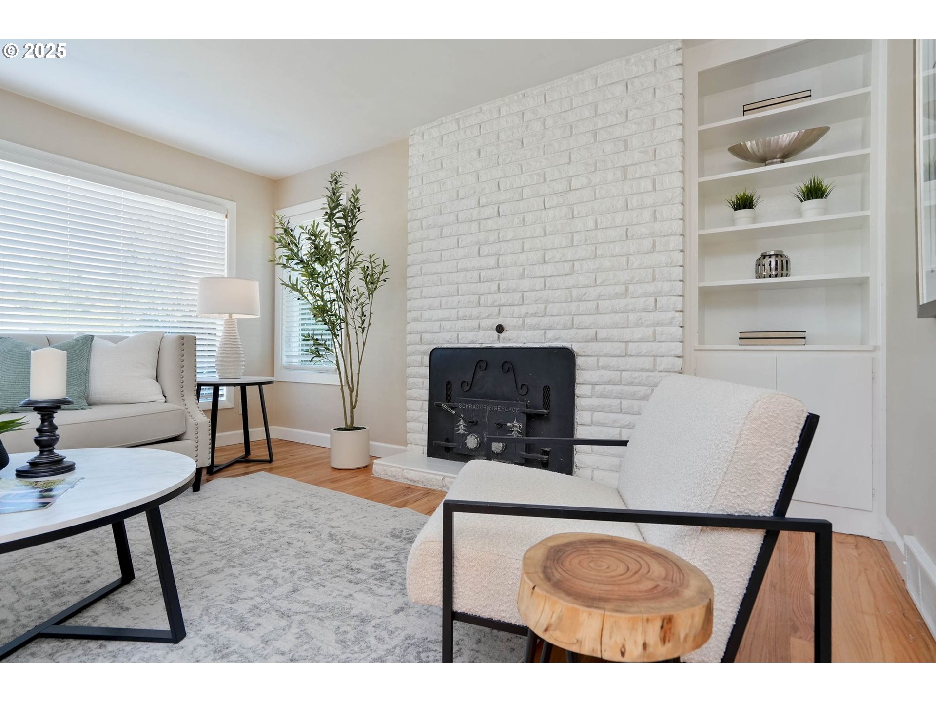 property viewer photo 7