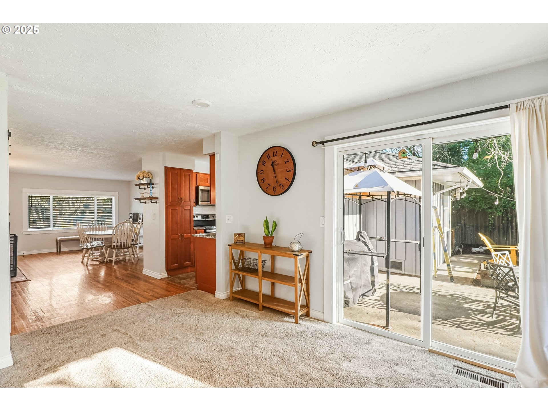 property viewer photo 12