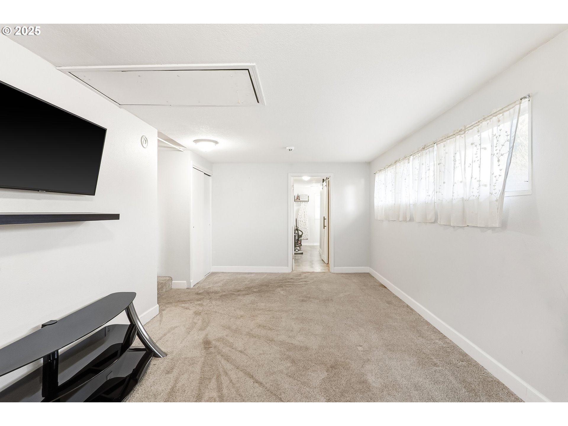 property viewer photo 14