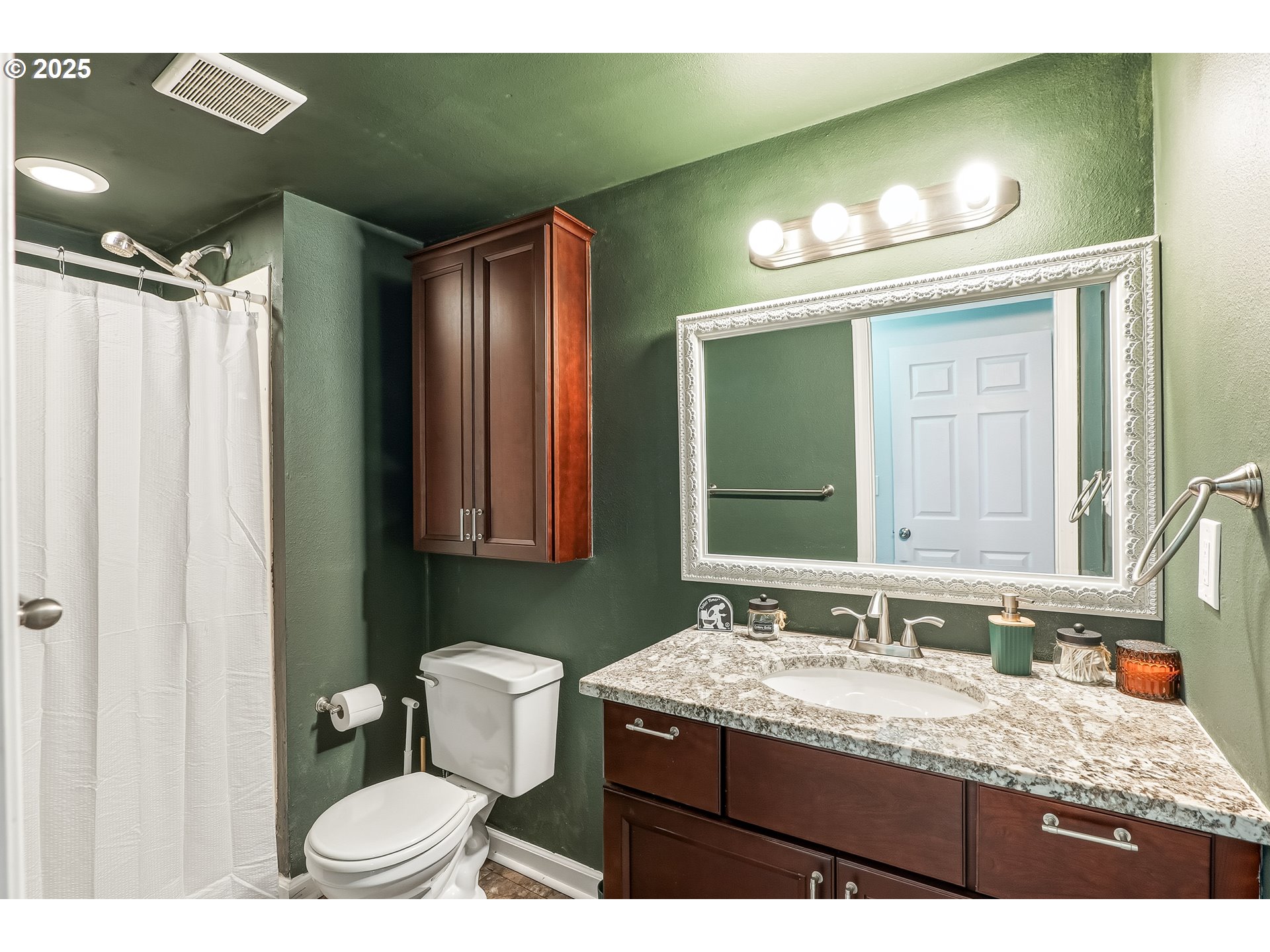 property viewer photo 15