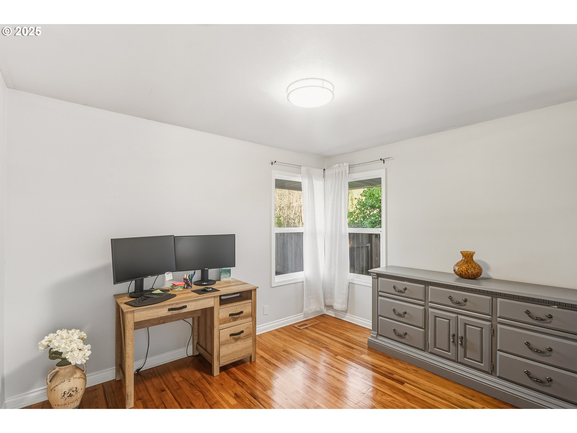 property viewer photo 18