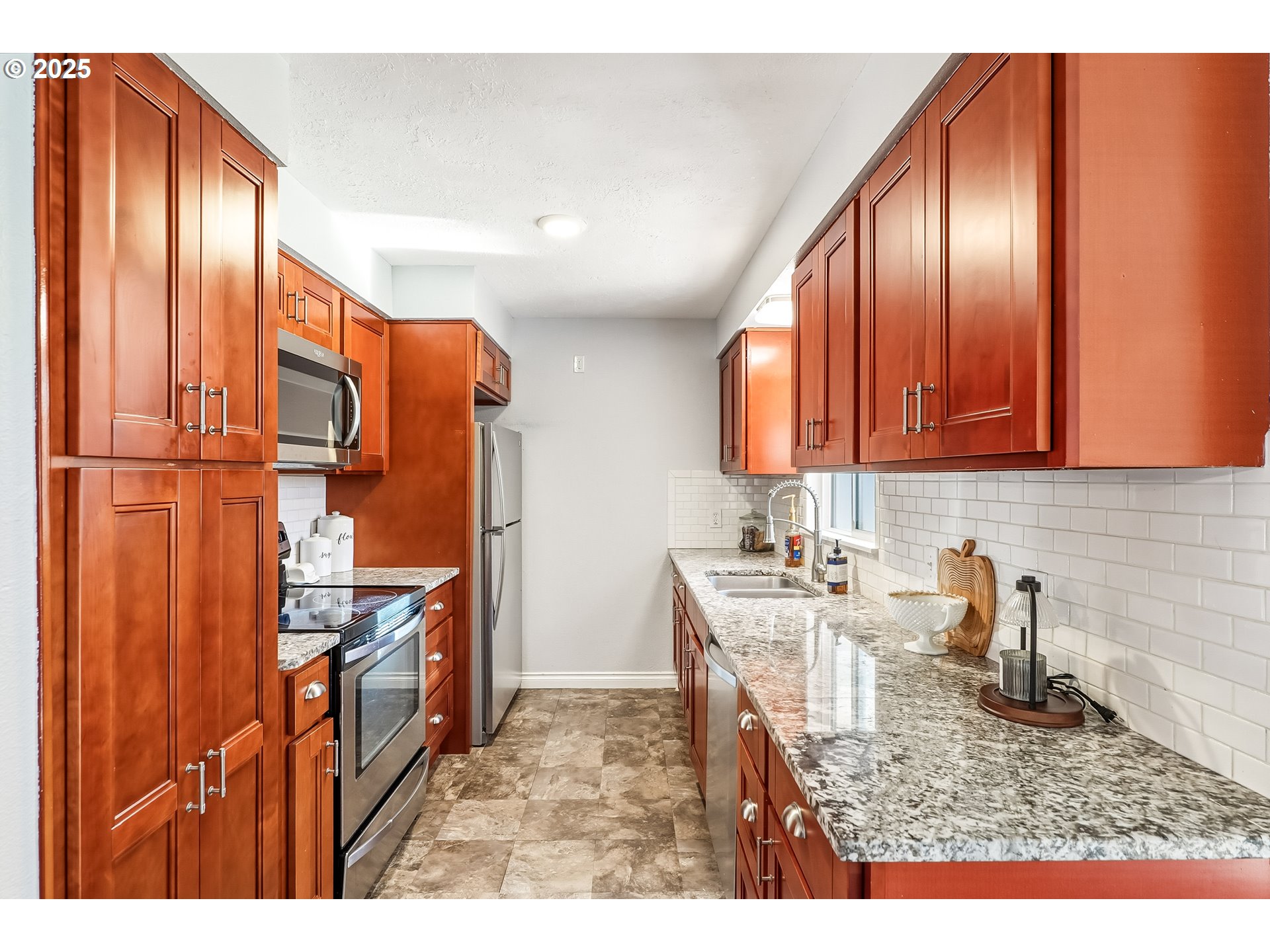 property viewer photo 7