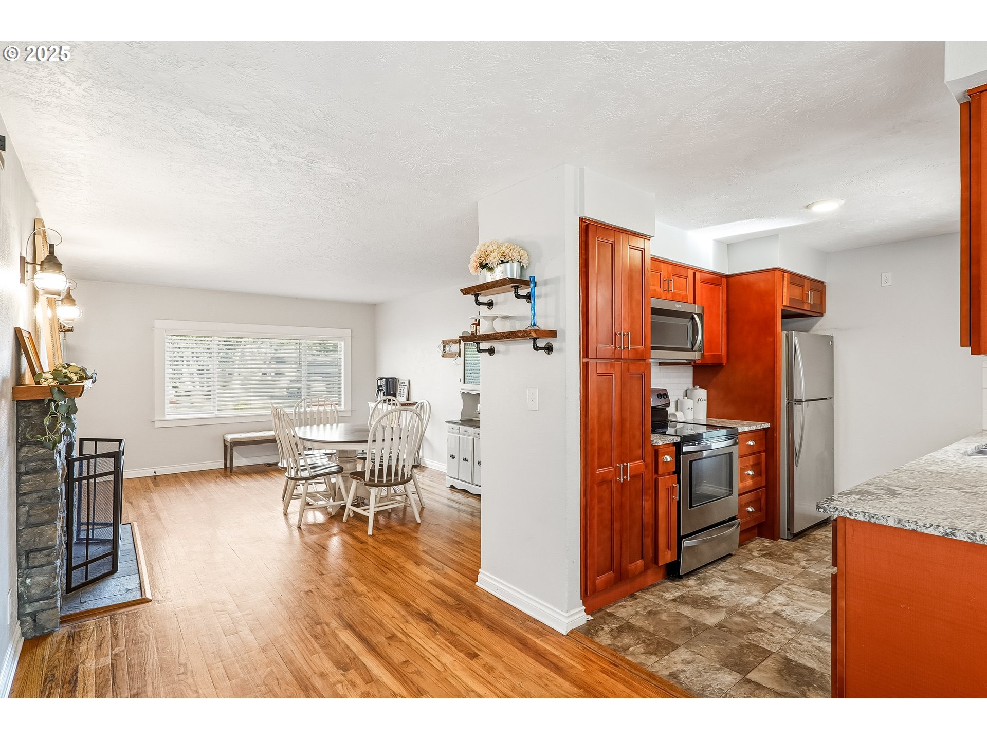 property viewer photo 9