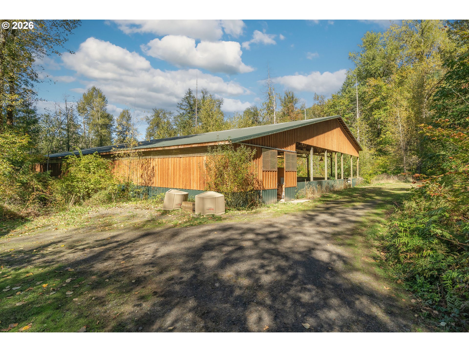 main property photo 20