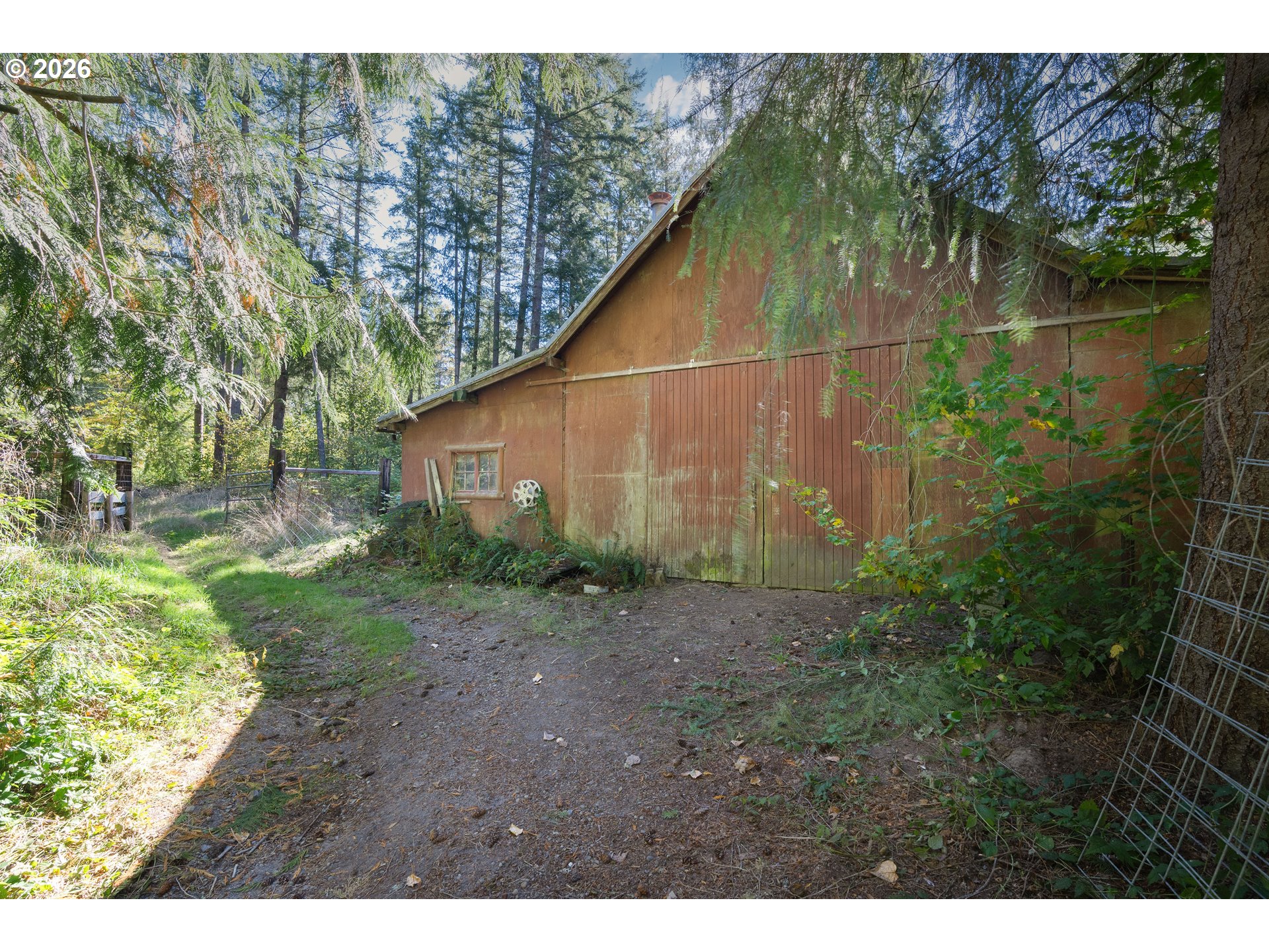 main property photo 32