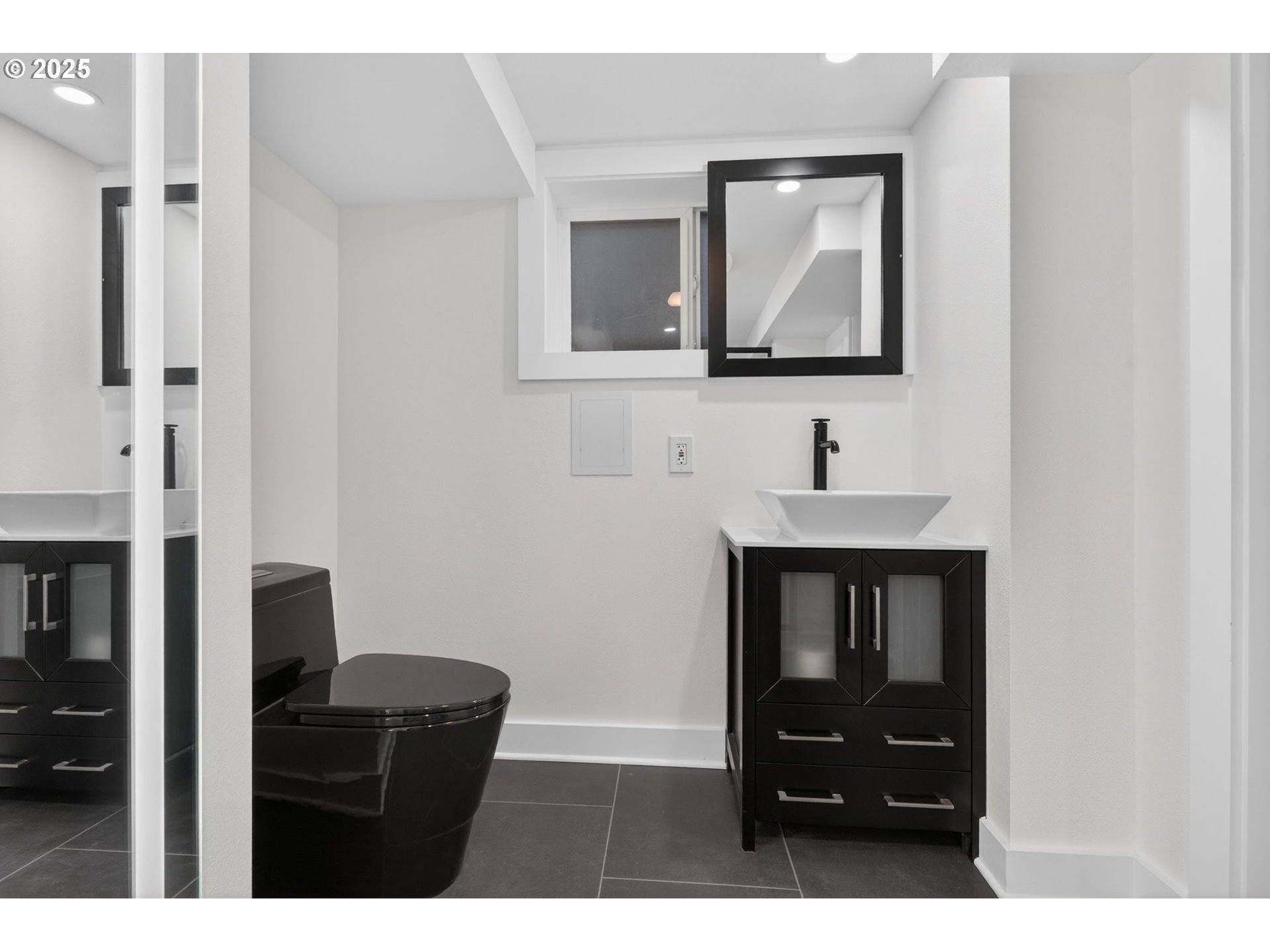 property viewer photo 35