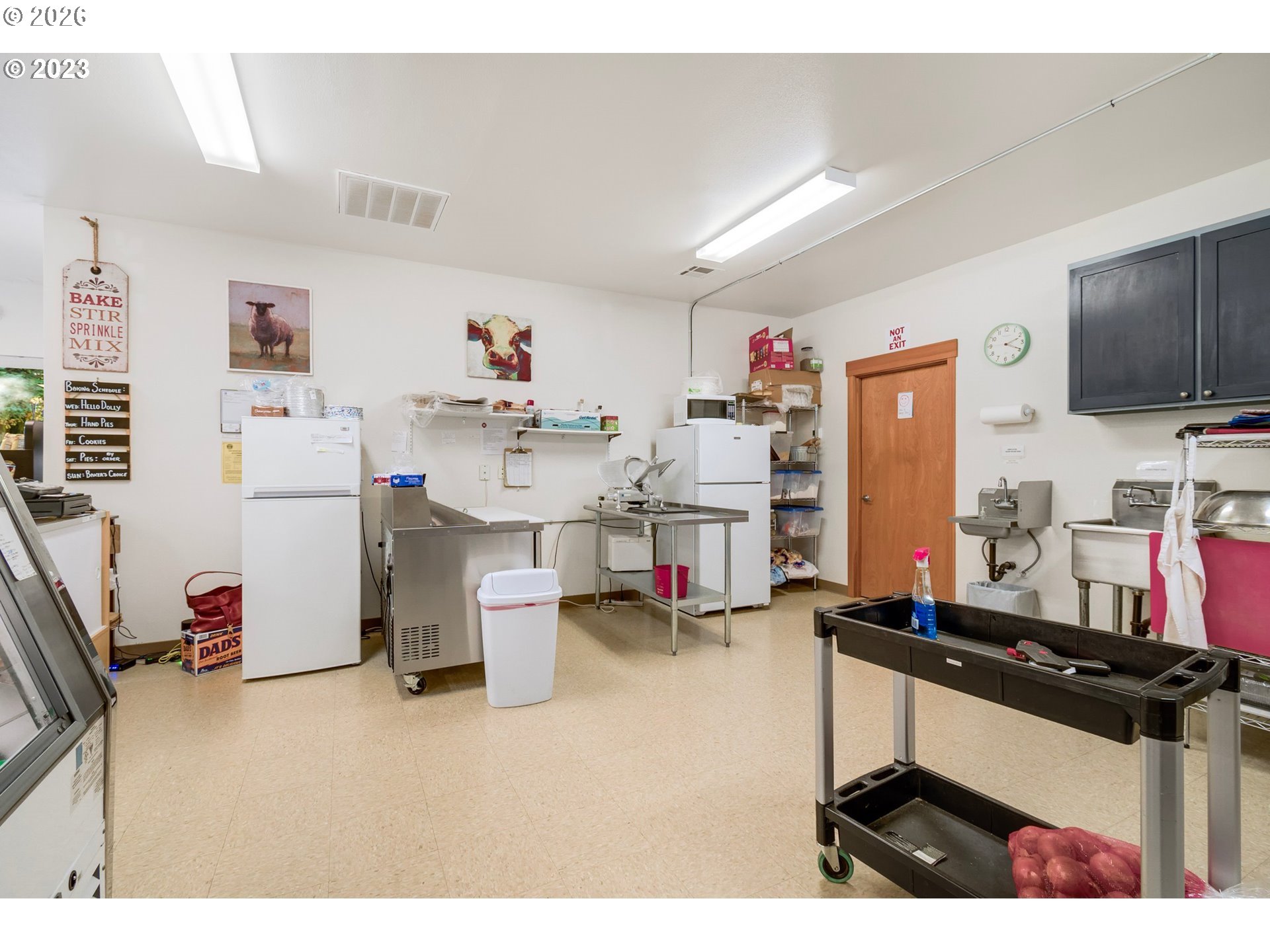 main property photo 20
