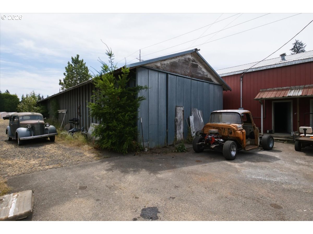 main property photo 31