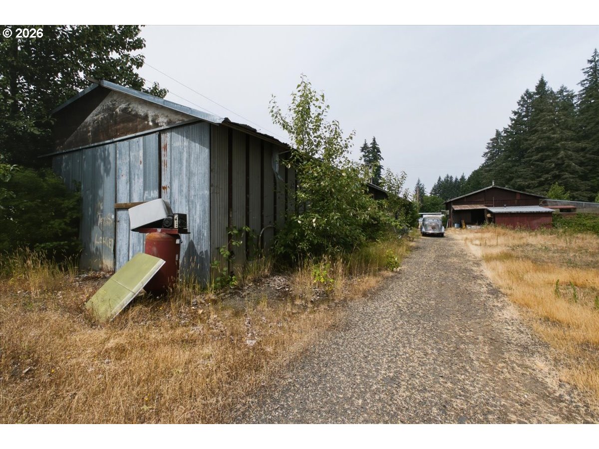 main property photo 33