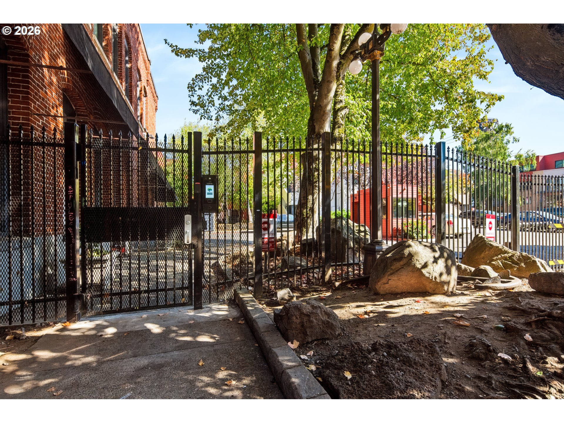 main property photo 22