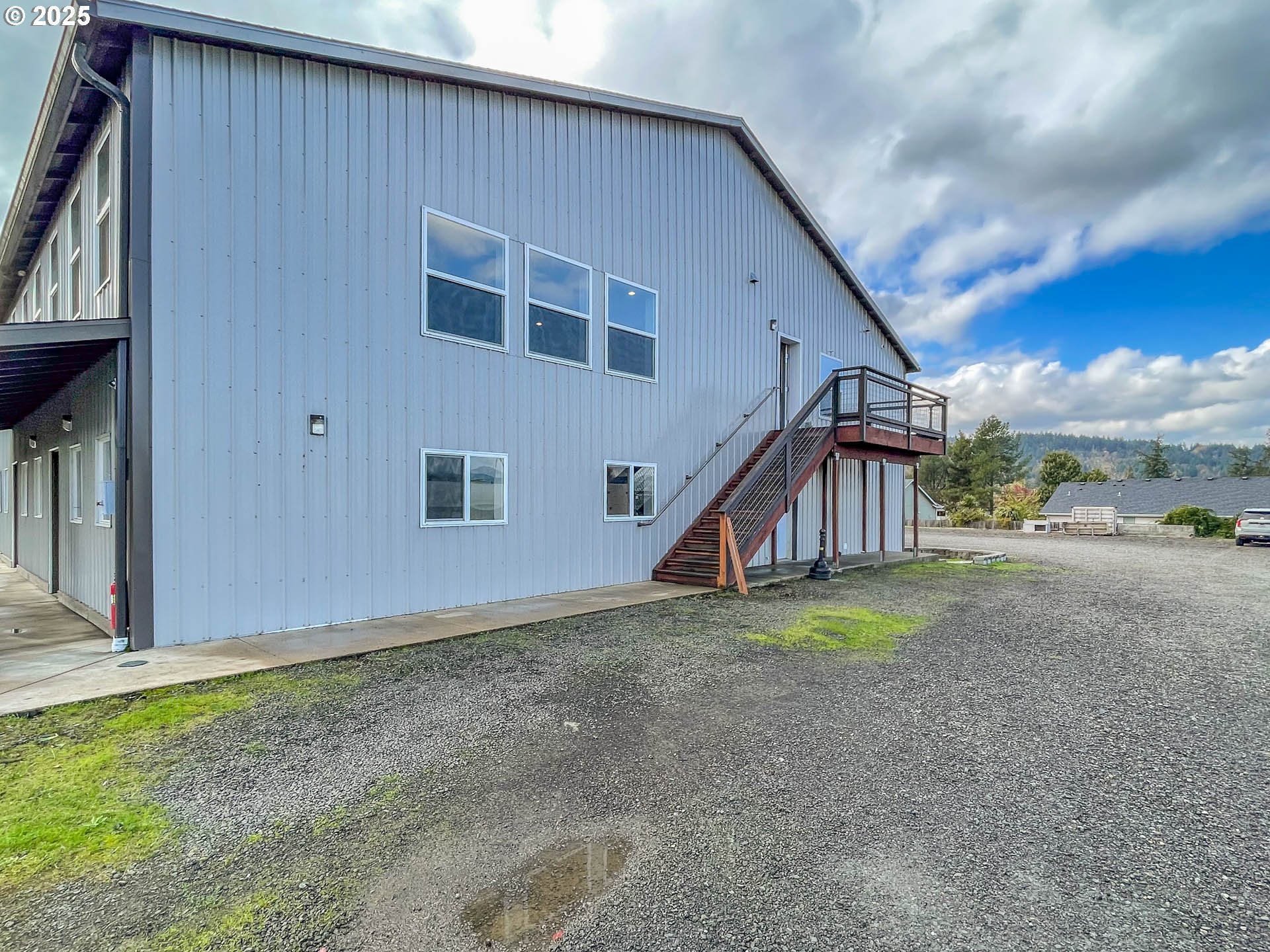 main property photo 37