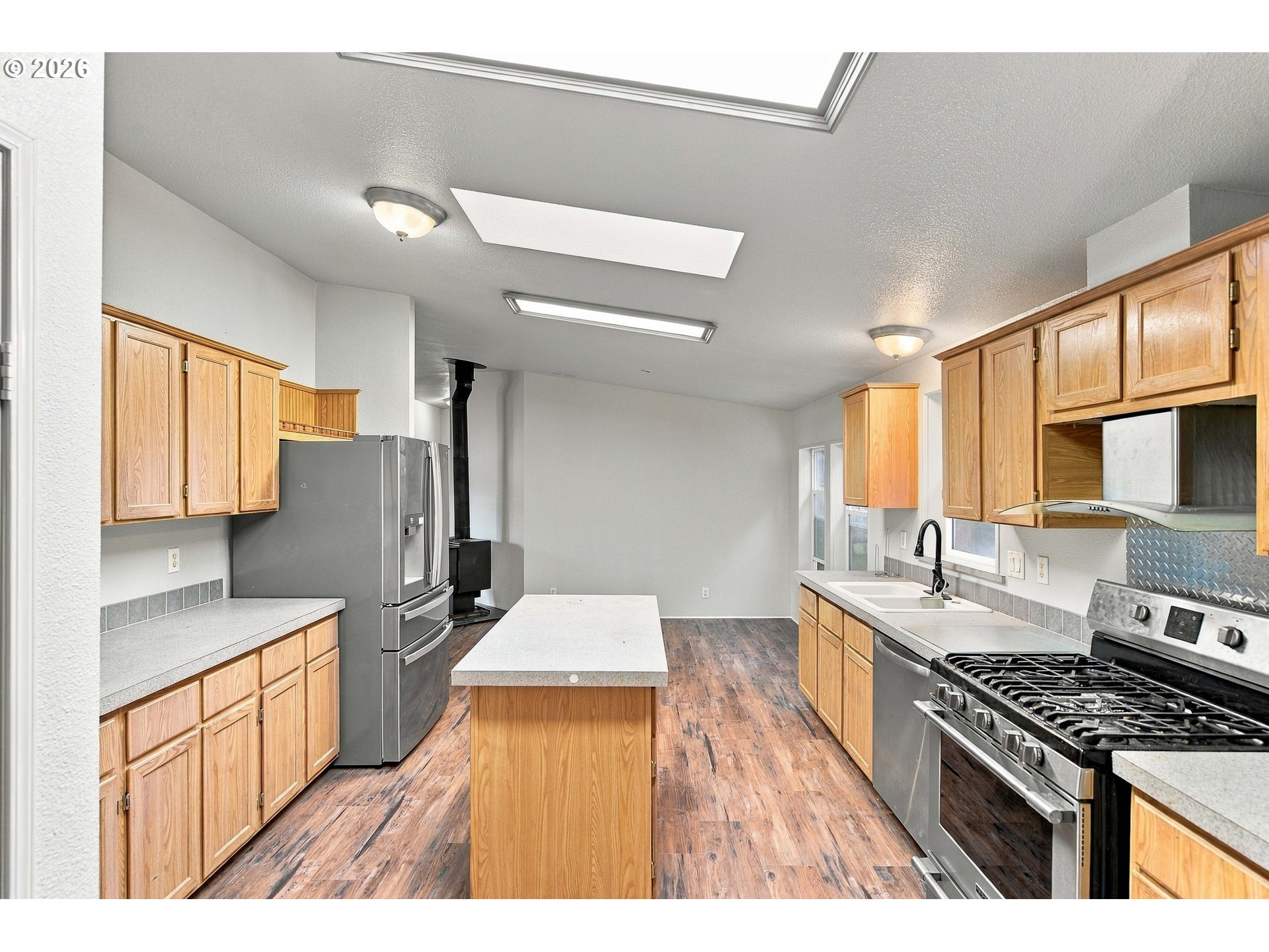main property photo 16