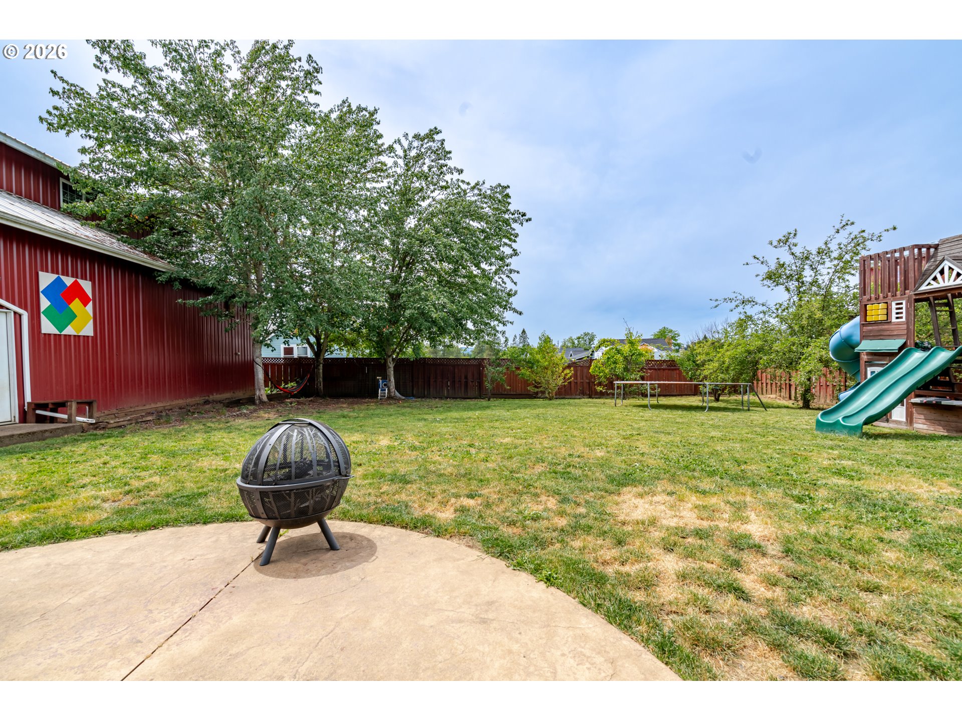 main property photo 40