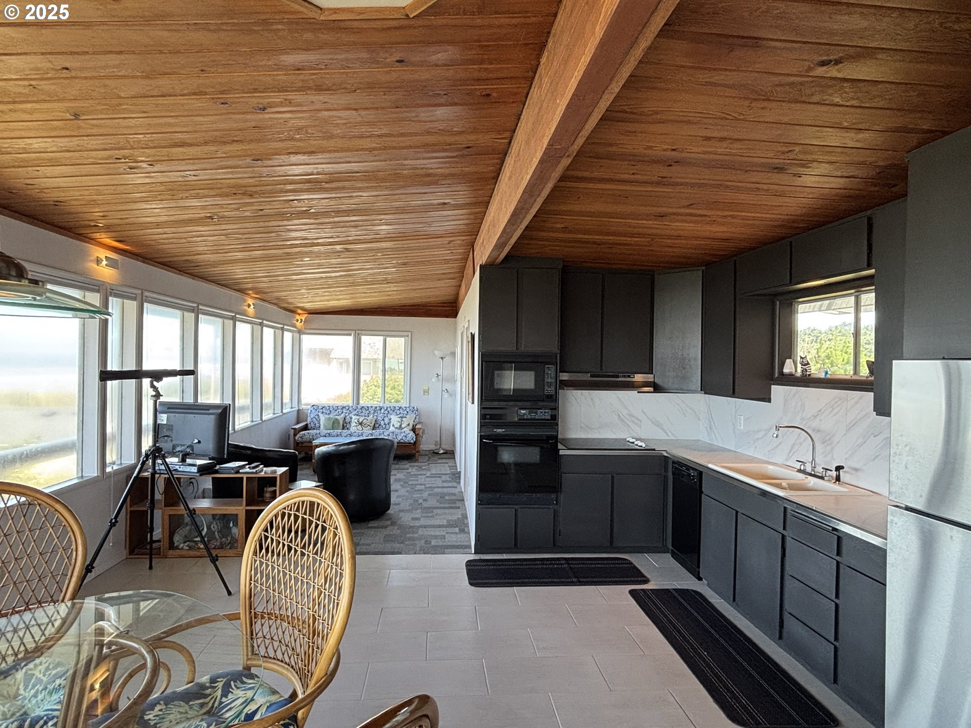 property viewer photo 18