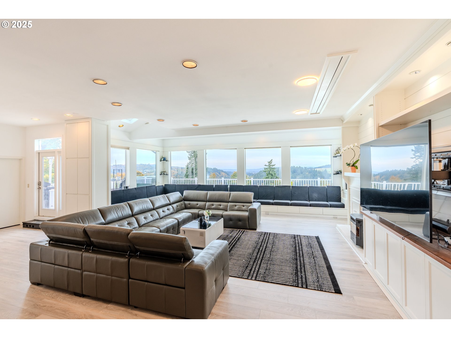 property viewer photo 10