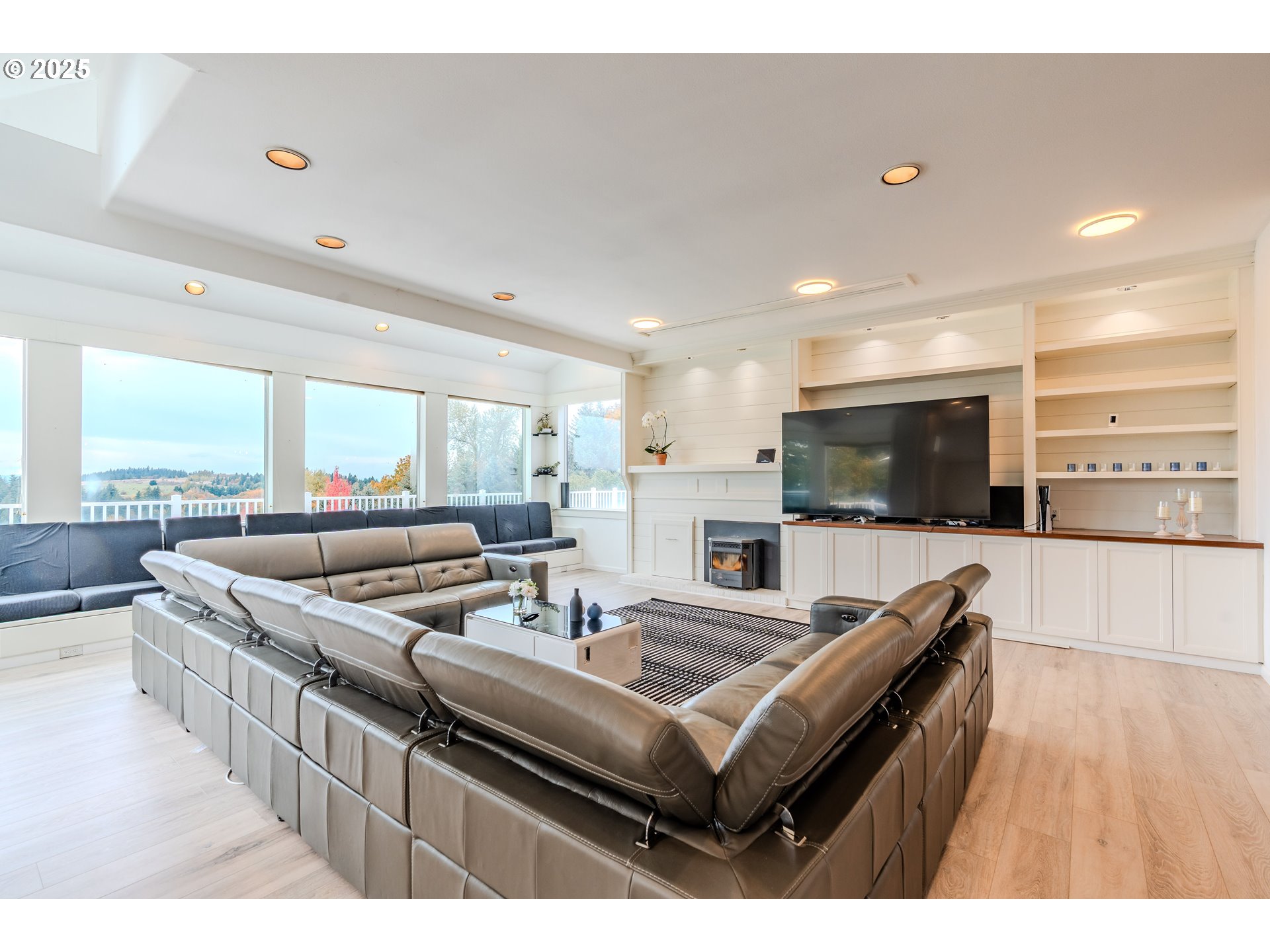 property viewer photo 11