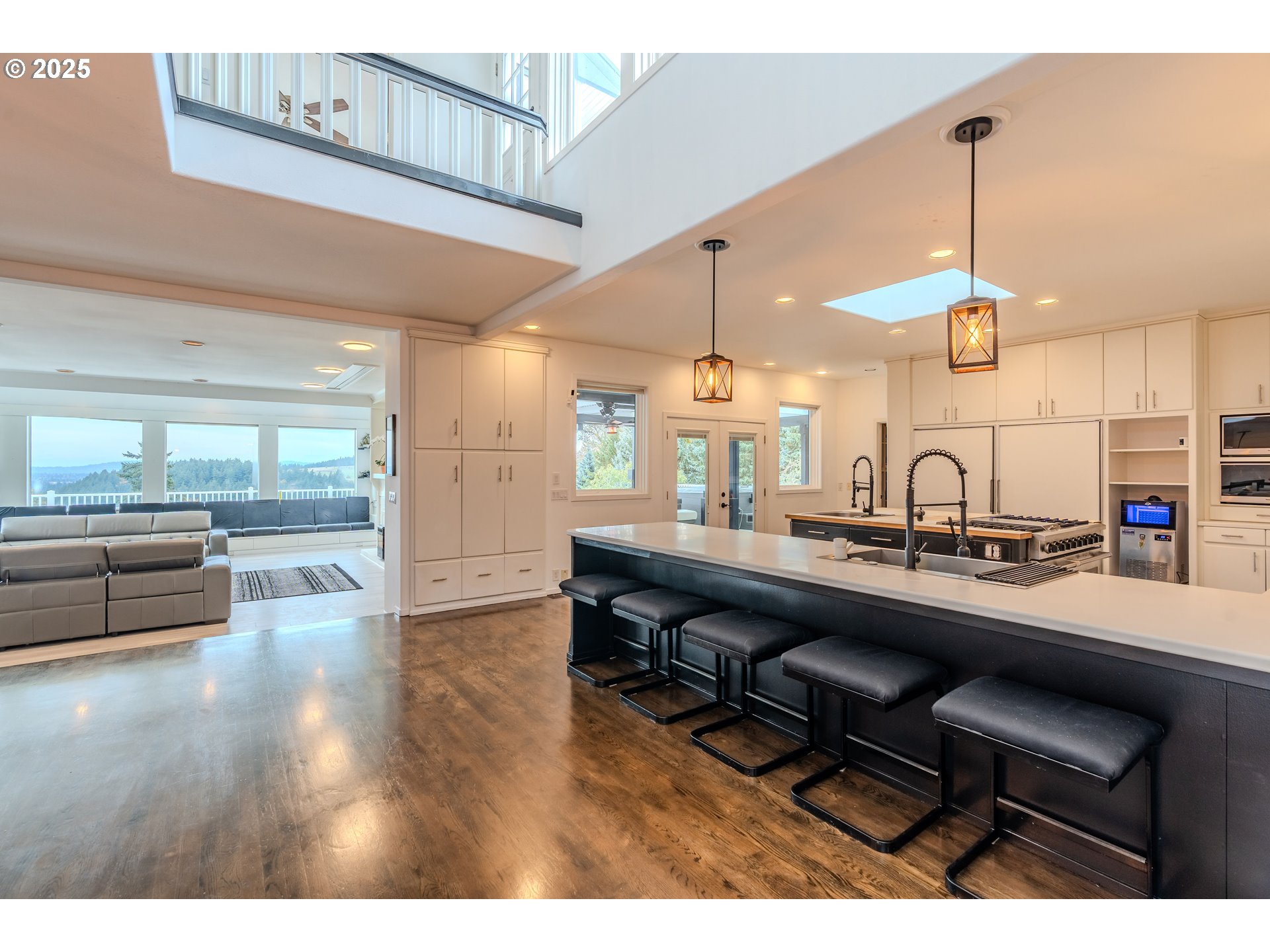 property viewer photo 16