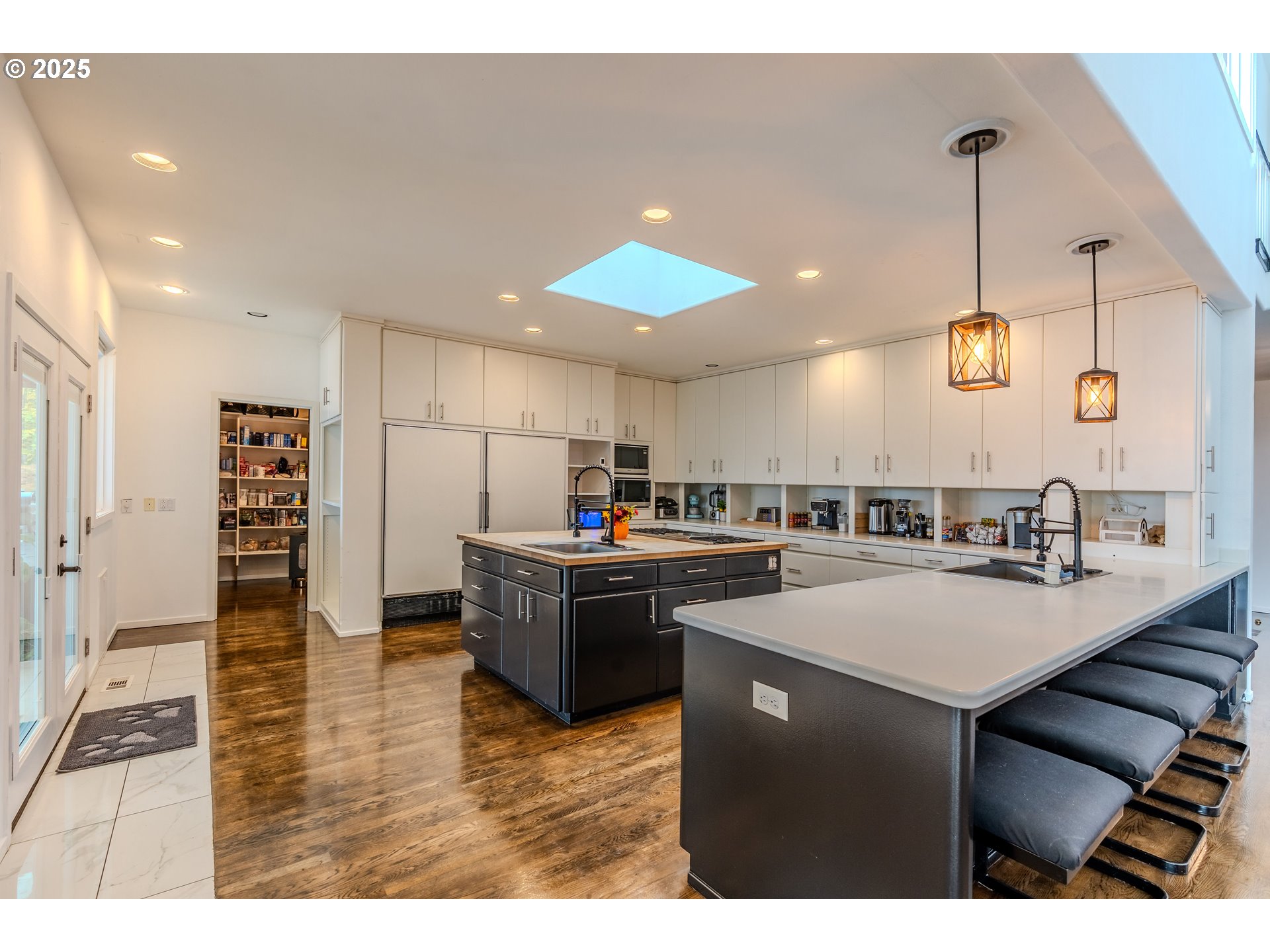 property viewer photo 18