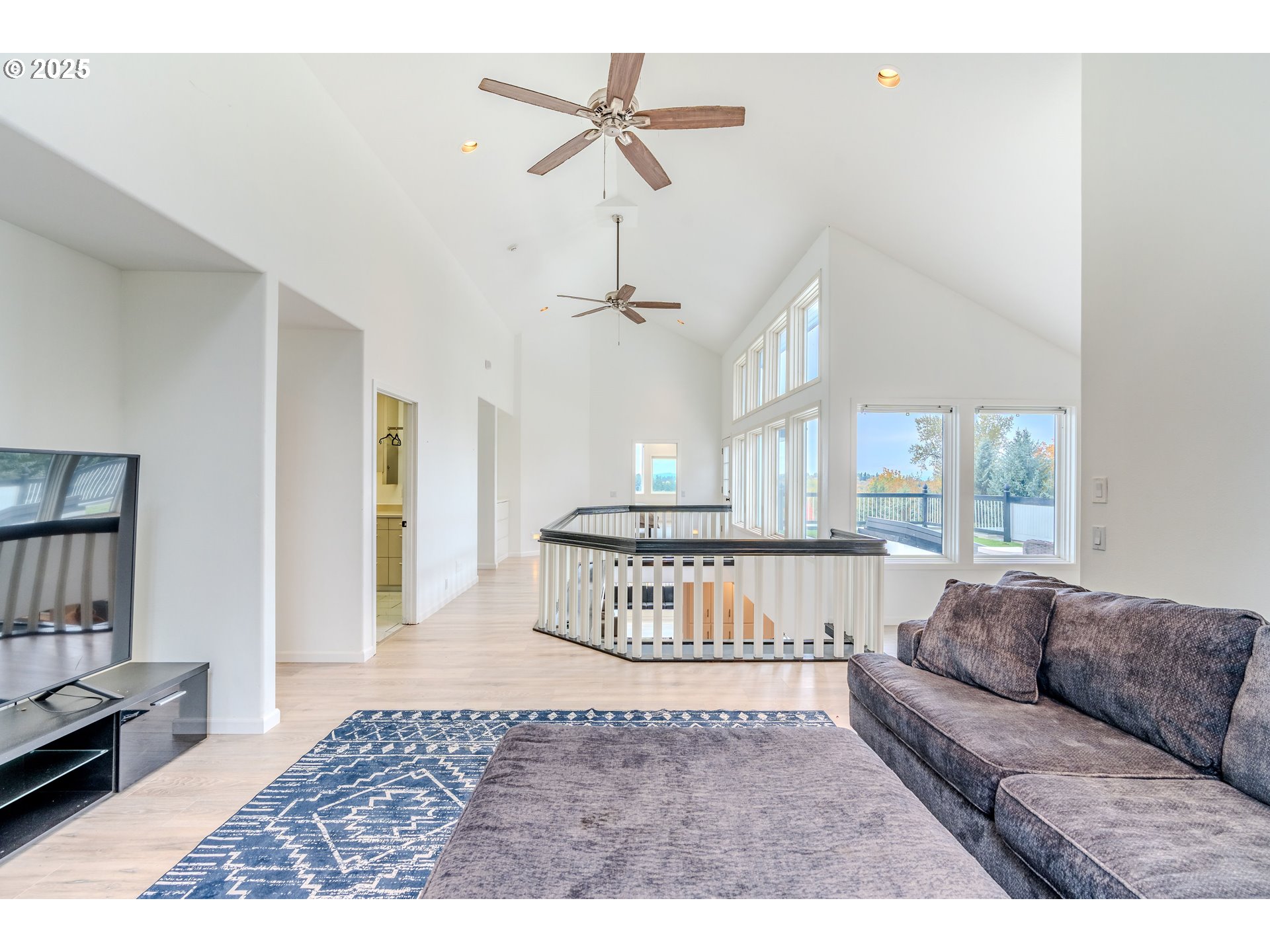 property viewer photo 28