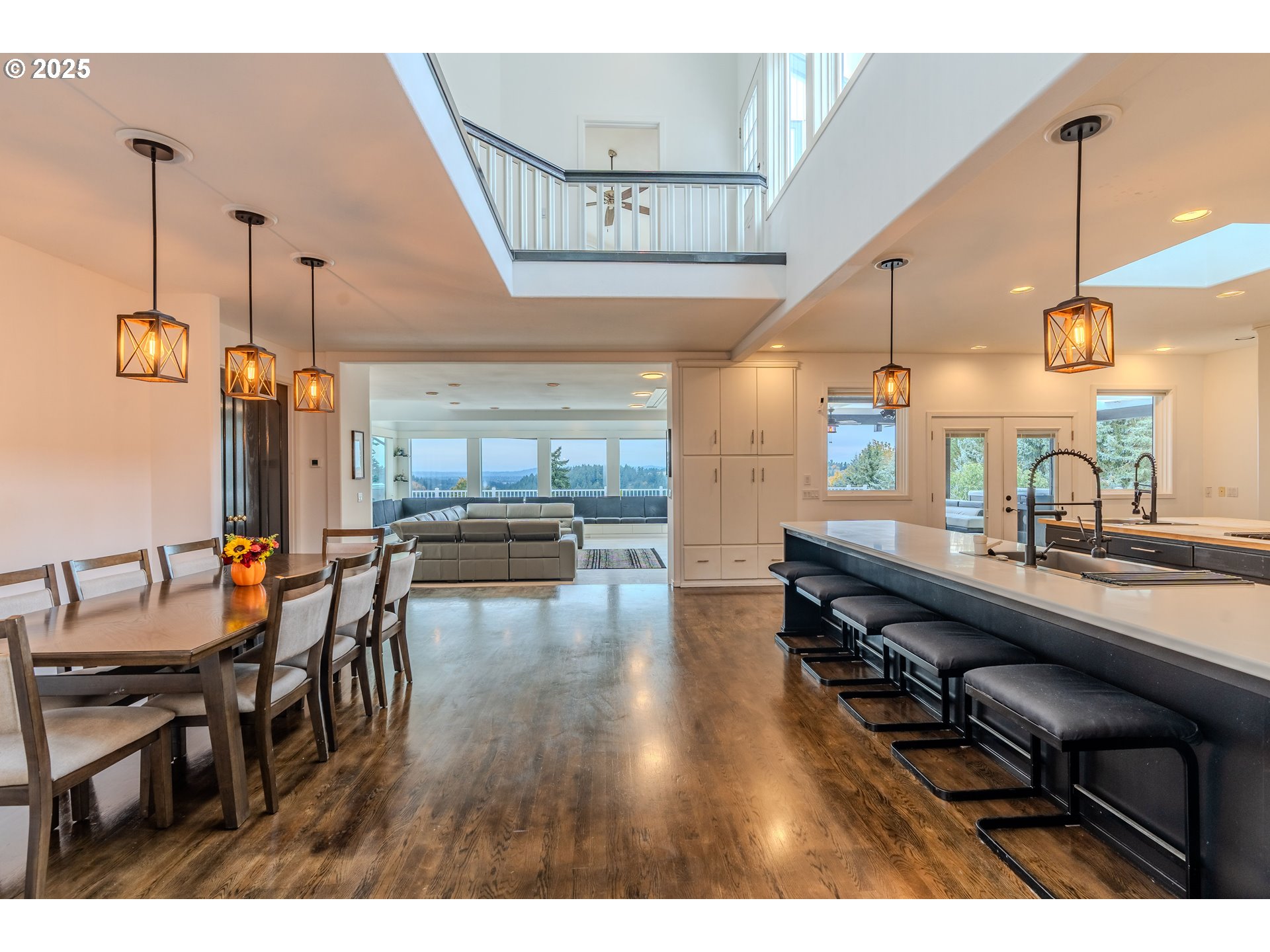property viewer photo 9