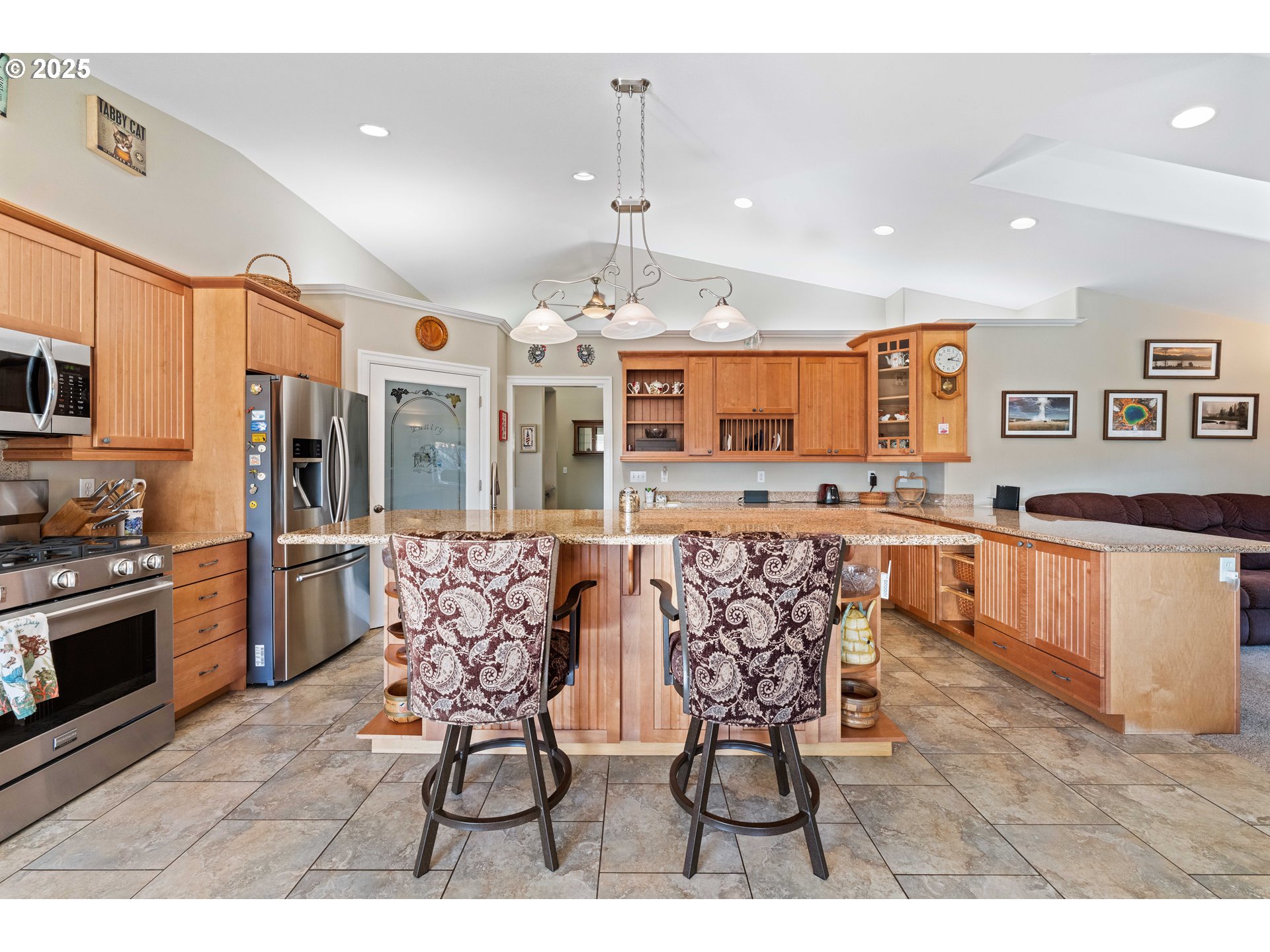 main property photo 20