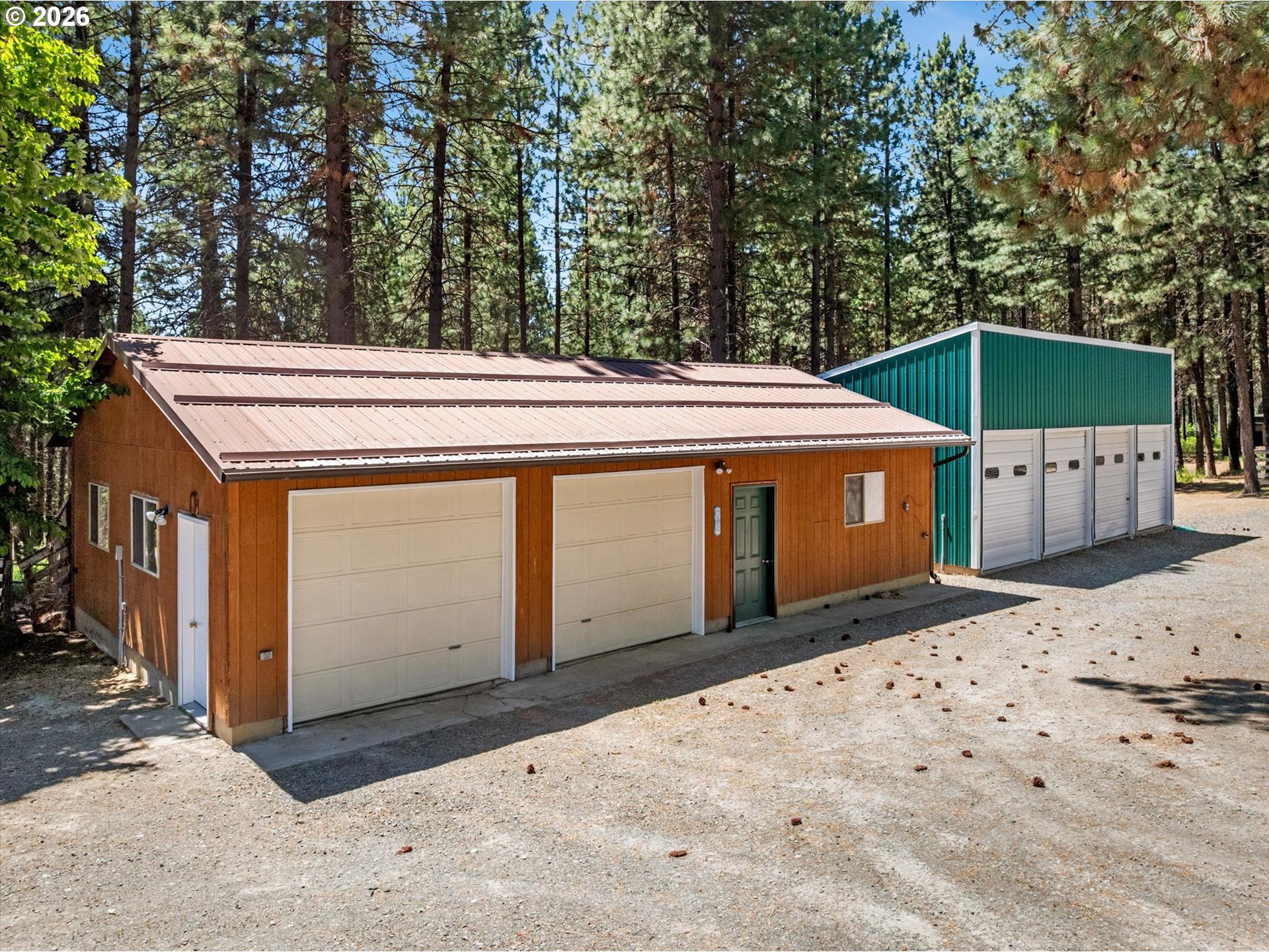 main property photo 40