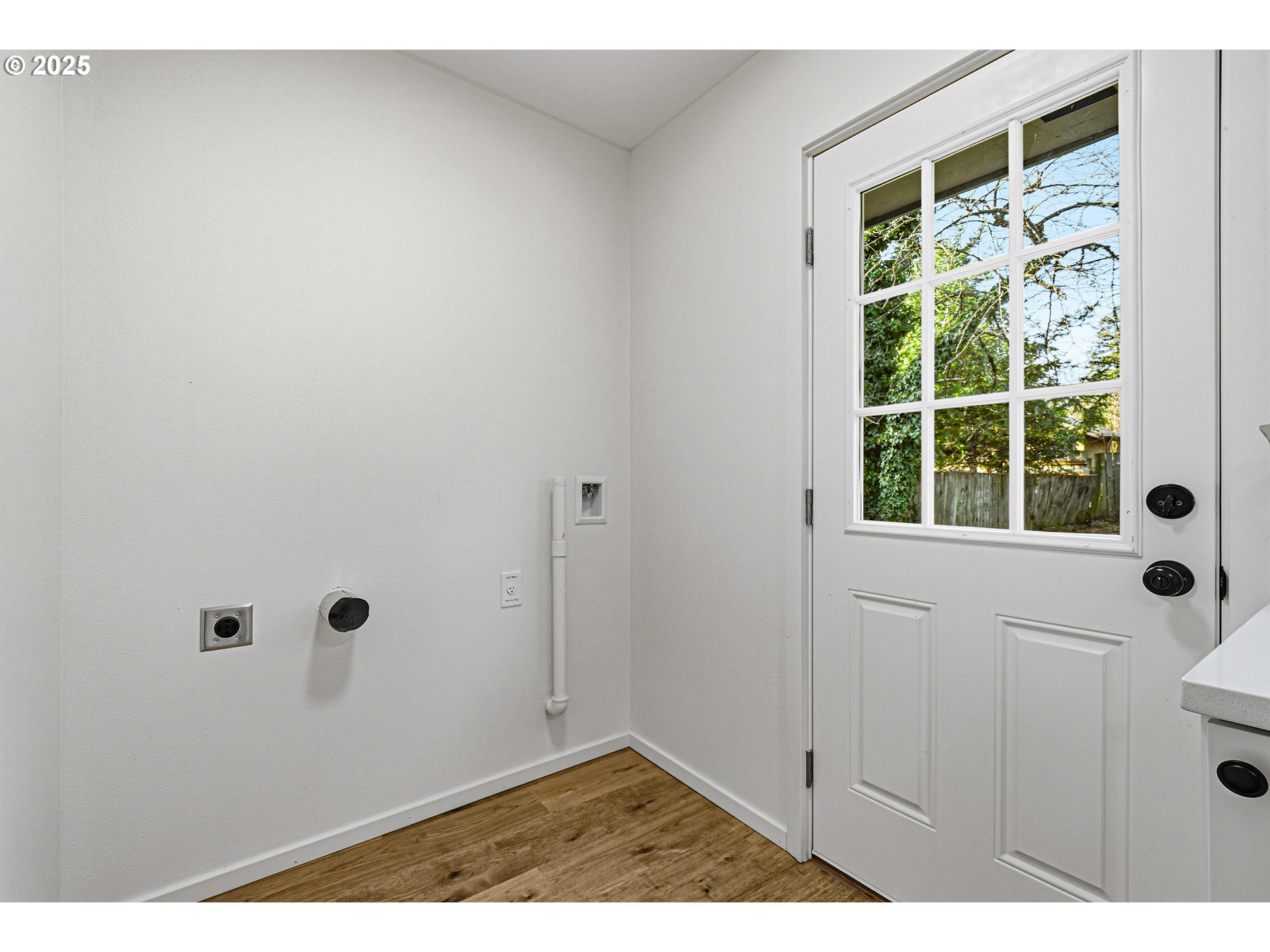 property viewer photo 10