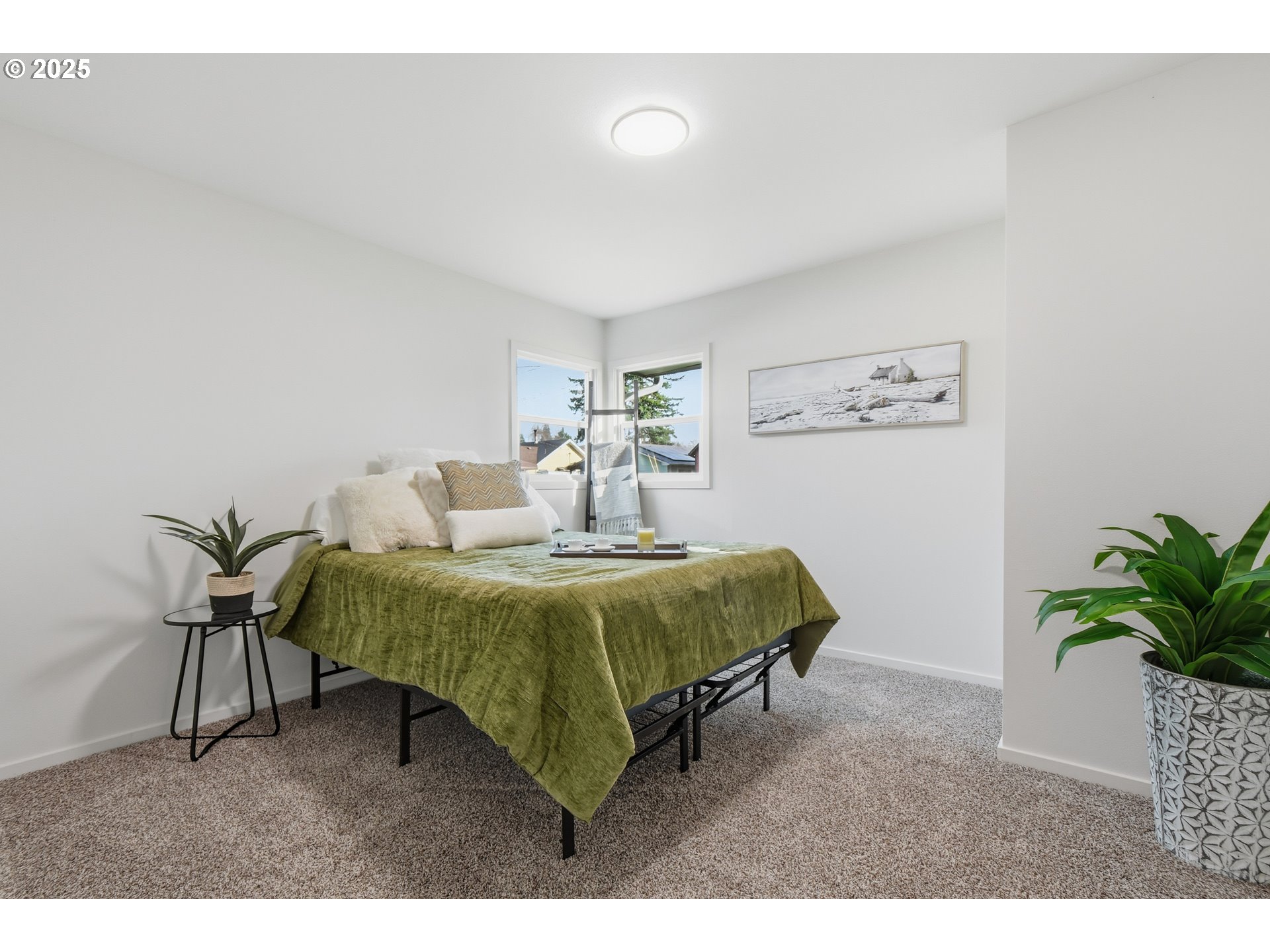 property viewer photo 13
