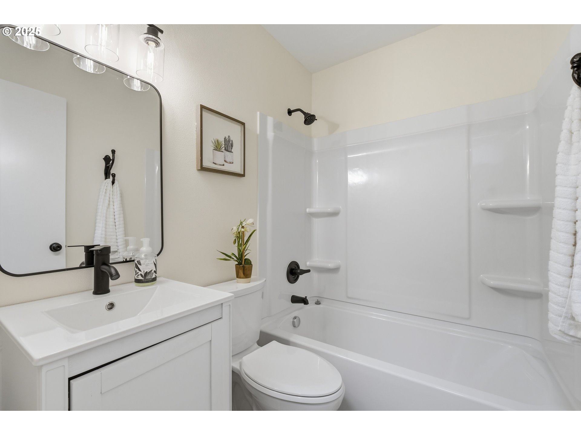 property viewer photo 16