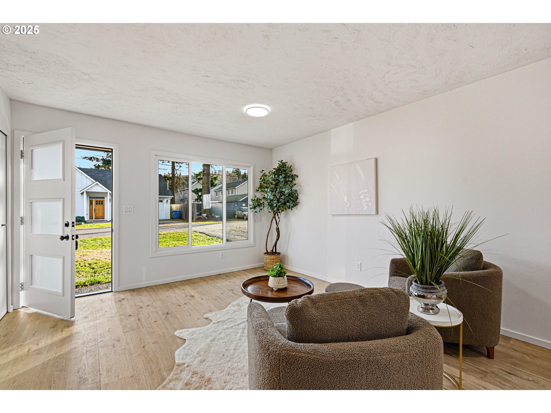 property viewer photo 2