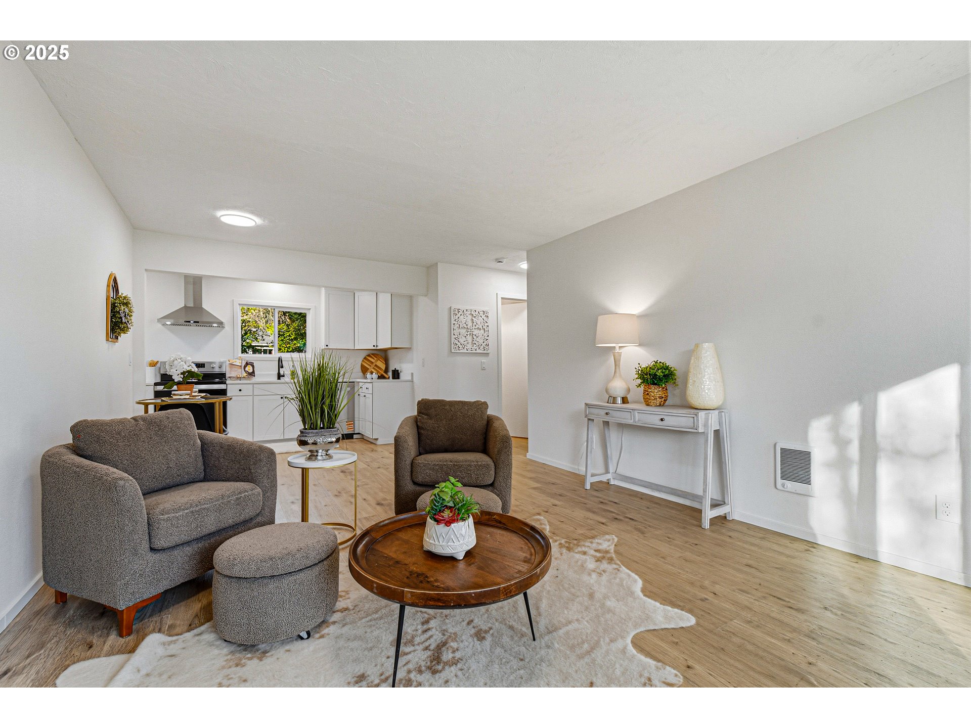 property viewer photo 4