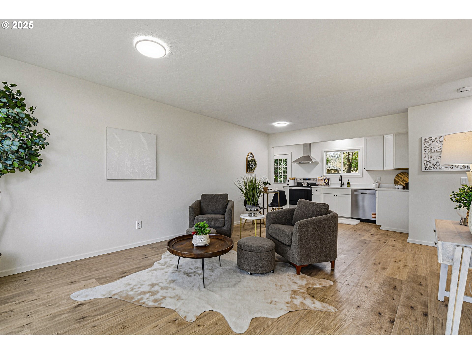 property viewer photo 6