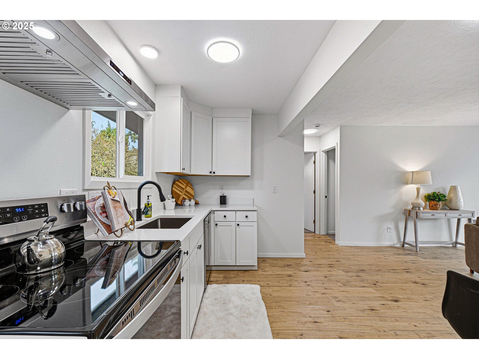 property viewer photo 9