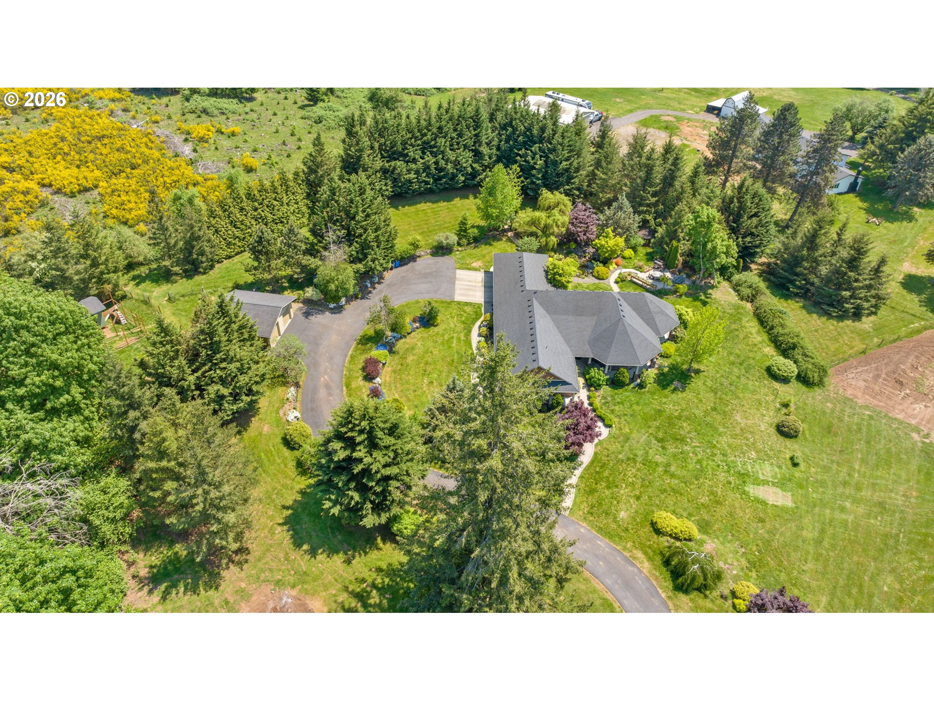 main property photo 35