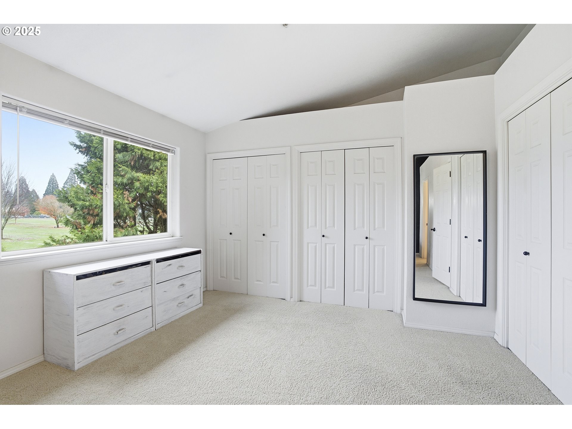 property viewer photo 18
