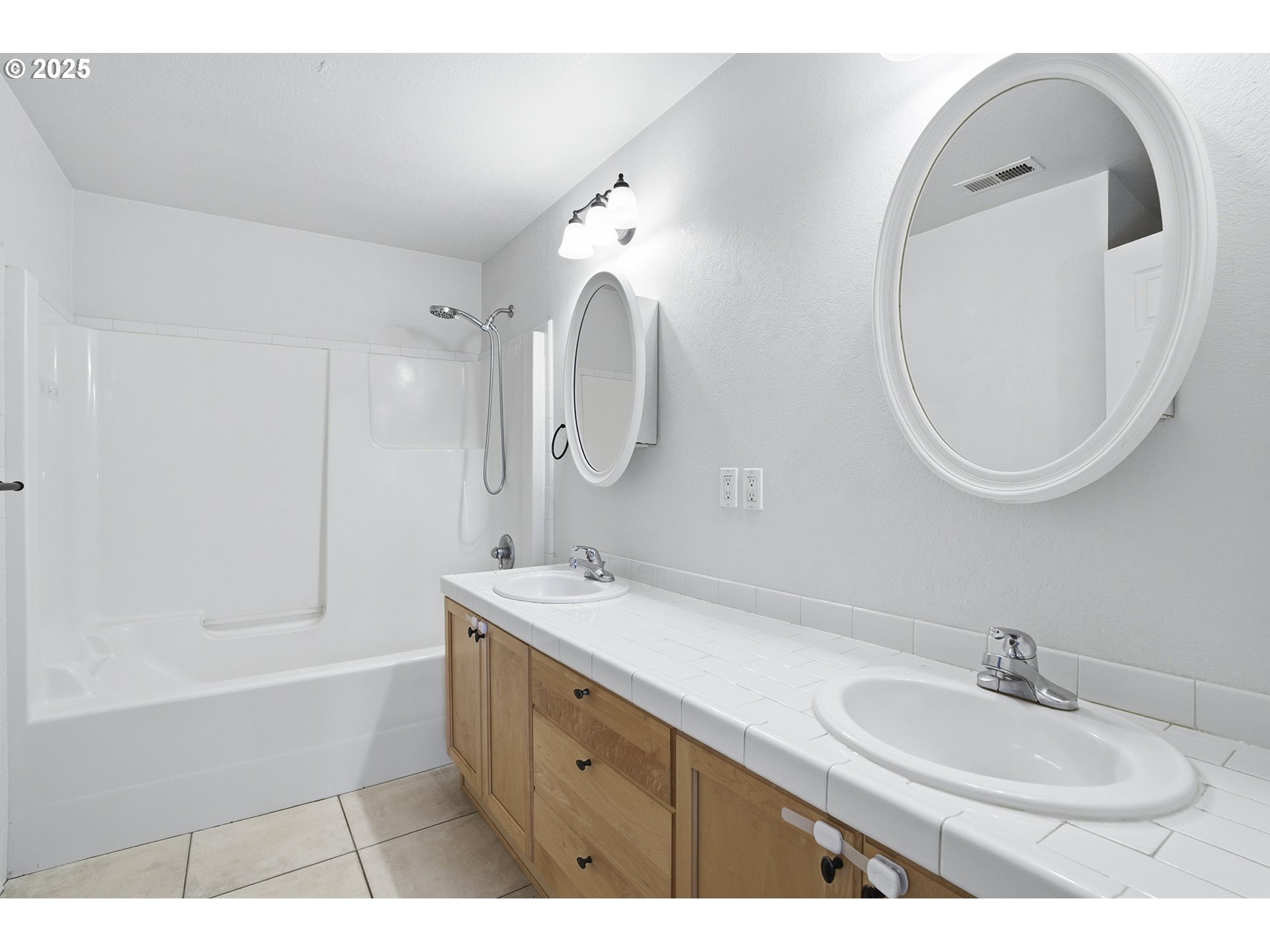 property viewer photo 19