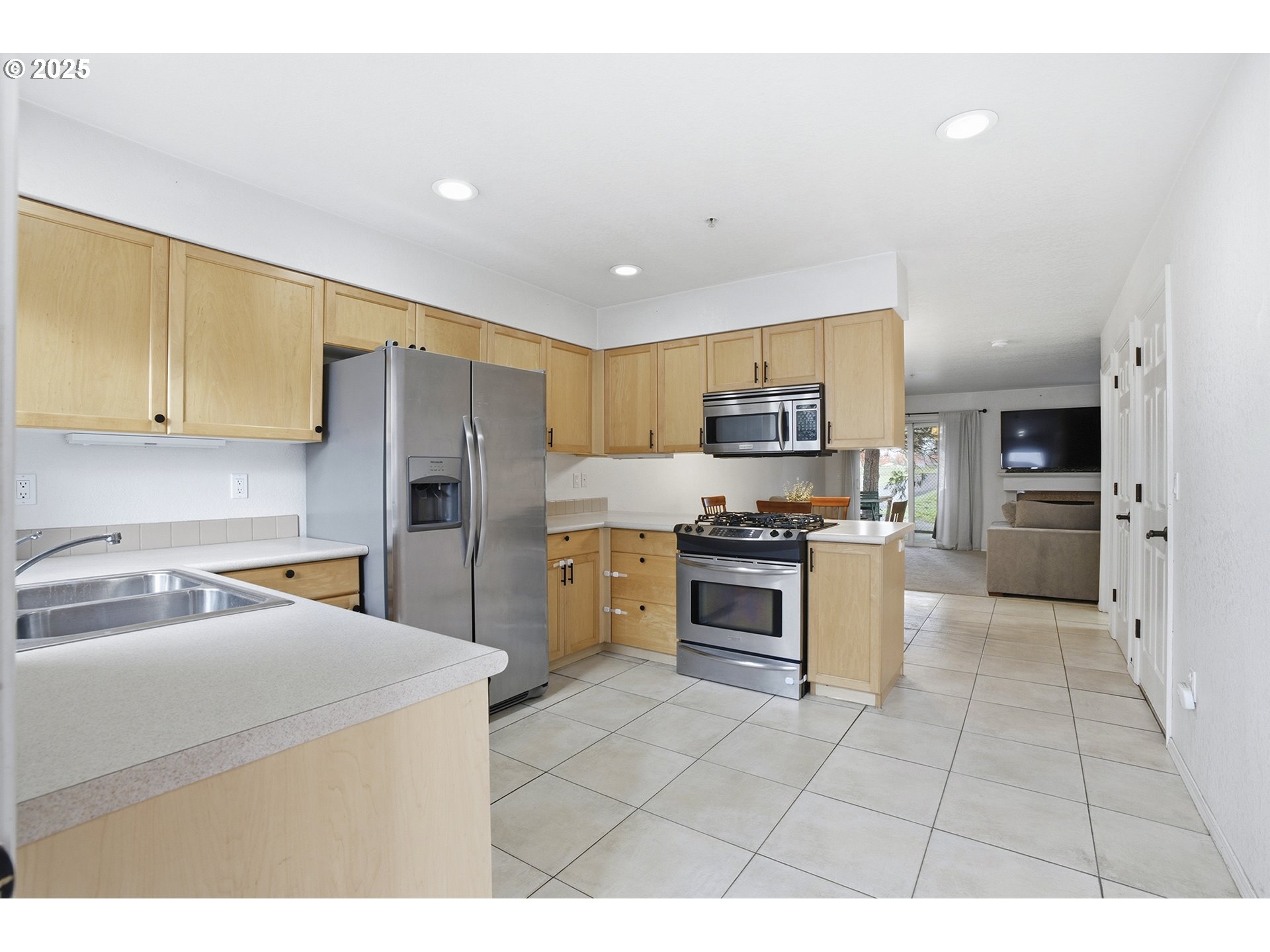 property viewer photo 2