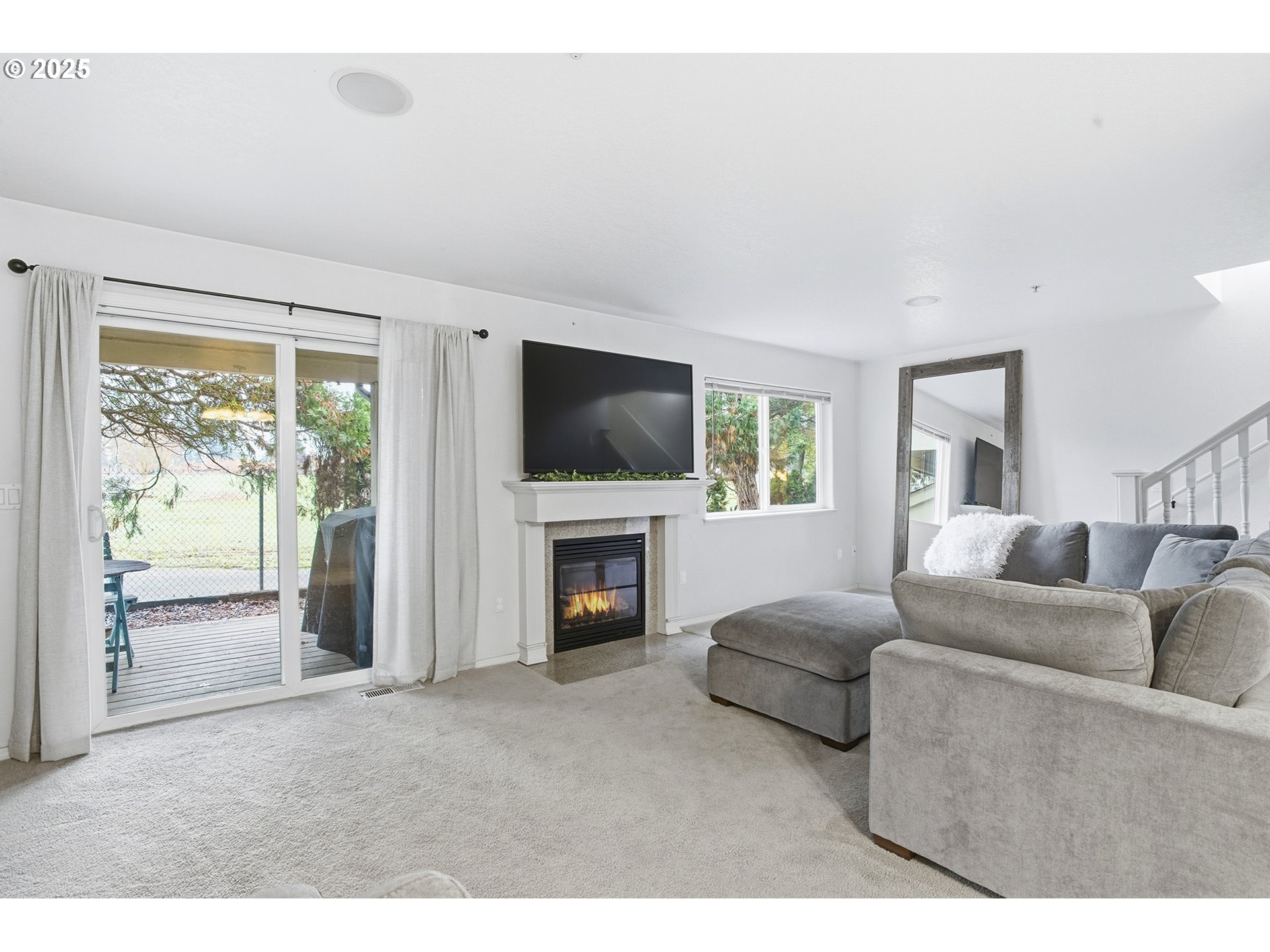 property viewer photo 9