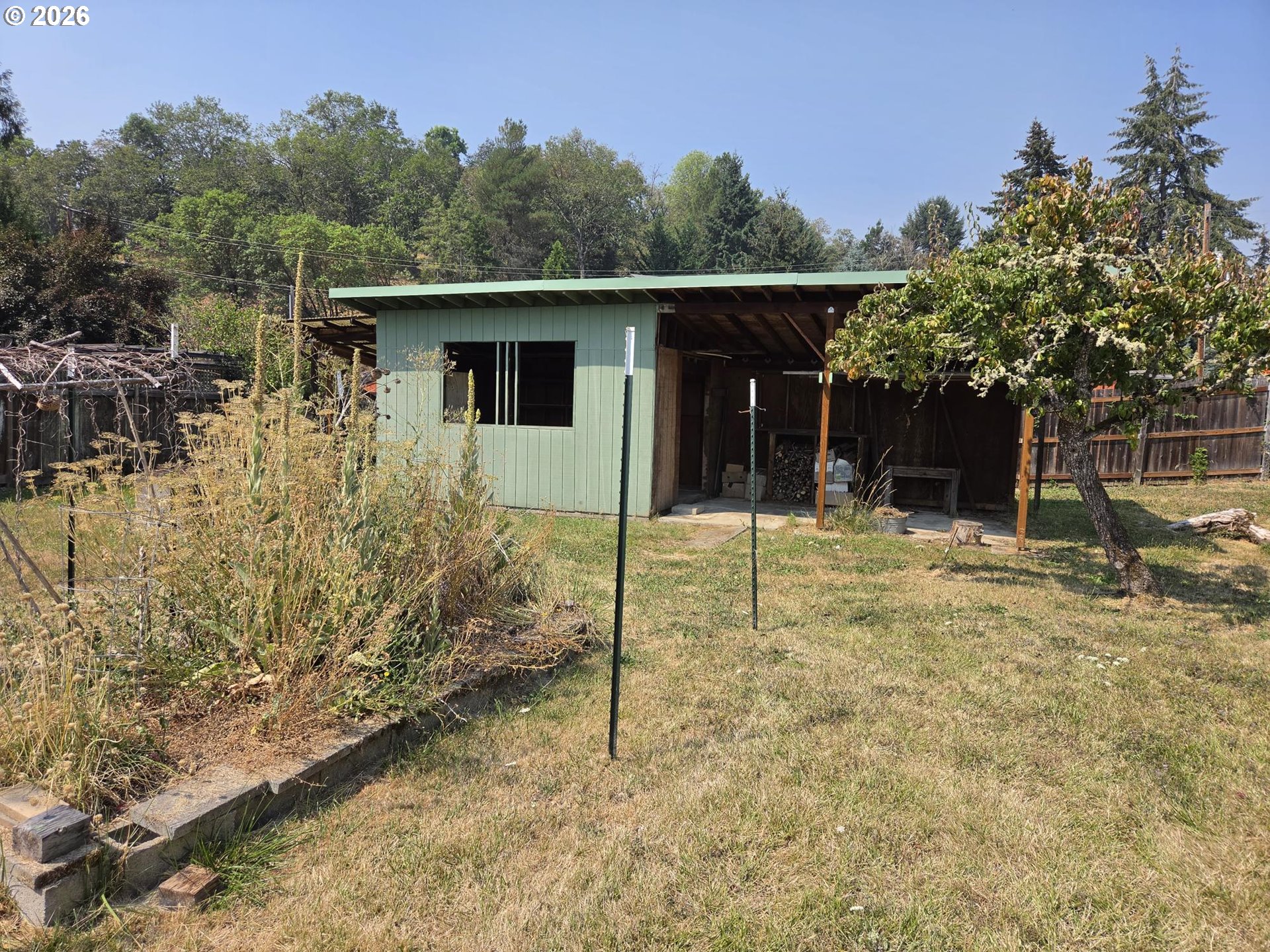 main property photo 28