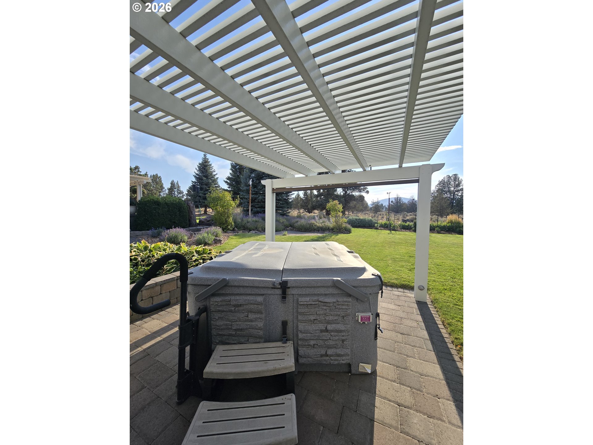 main property photo 16