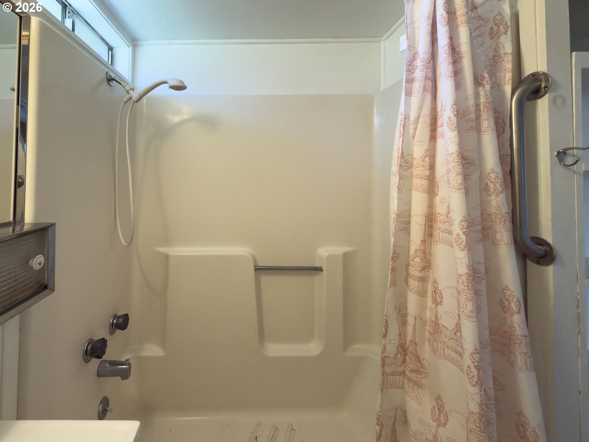 main property photo 19